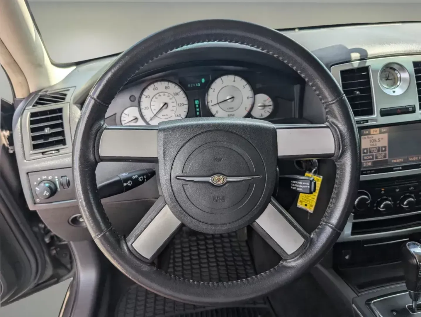 2009 /Dark slate gray Chrysler 300 Touring (2C3KA53V69H) with an Gas V6 3.5L/214 engine, 4-Speed Automatic transmission, located at 3959 U.S. 80 W, Phenix City, AL, 36870, (334) 297-4885, 32.469296, -85.135185 - Welcome to a new chapter in your driving experience! Whether you're navigating the bustling streets of Phenix City or embarking on a weekend getaway, the 2009 Chrysler 300 Touring is the perfect vehicle for those seeking a blend of comfort, style, and reliability. With its deep Dark Titanium Metalli - Photo#15