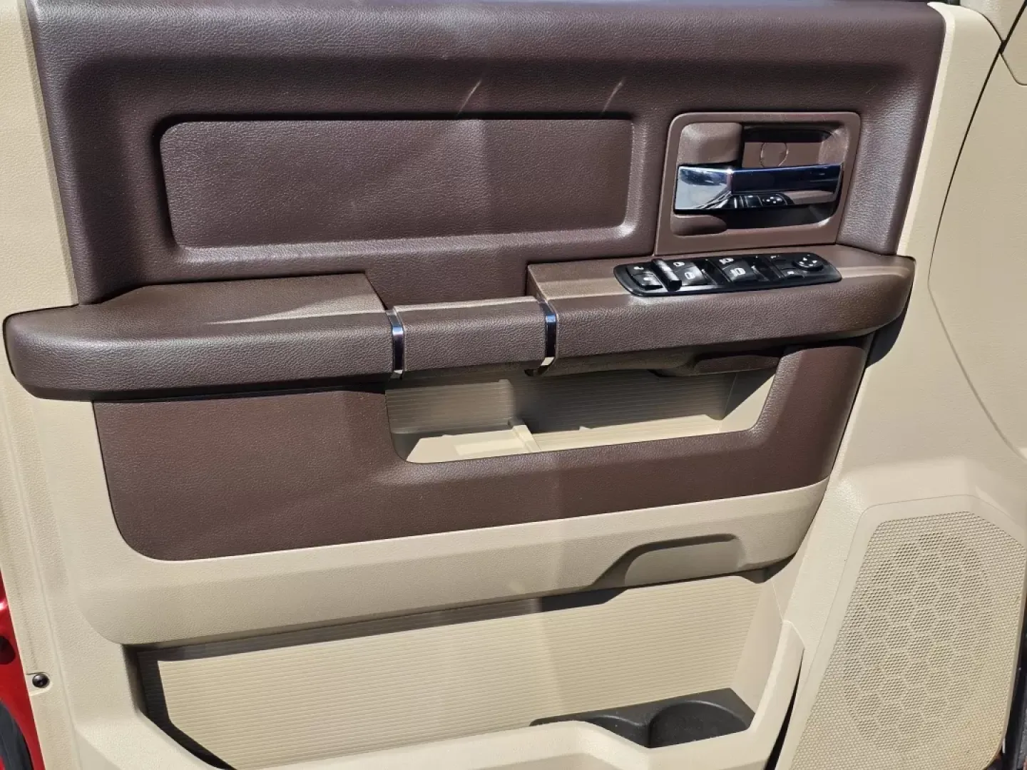 2009 /Light pebble beige Dodge Ram 1500 SLT (1D3HB13TX9S) with an Other engine, located at 3959 U.S. 80 W, Phenix City, AL, 36870, (334) 297-4885, 32.469296, -85.135185 - **Your Adventure Awaits with the 2009 Dodge Ram 1500 SLT at Gils Auto - Phenix City!**<br /> <br /> Are you ready to elevate your lifestyle? Imagine hitting the open road with friends or family, ready for a weekend adventure, or tackling your daily commute with style and confidence. The 2009 Dodge R - Photo#9