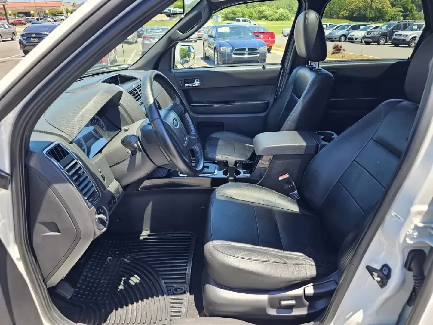 2009 Ford Escape Limited (1FMCU04GX9K) with an Gas V6 3.0L/181 engine, 6-Speed Automatic w/OD transmission, located at 521 Old Farm Lane Rd, Prattville, AL, 36066, (334) 325-1505, 32.482460, -86.416367 - 2009 Ford Escape Limited - Photo#9