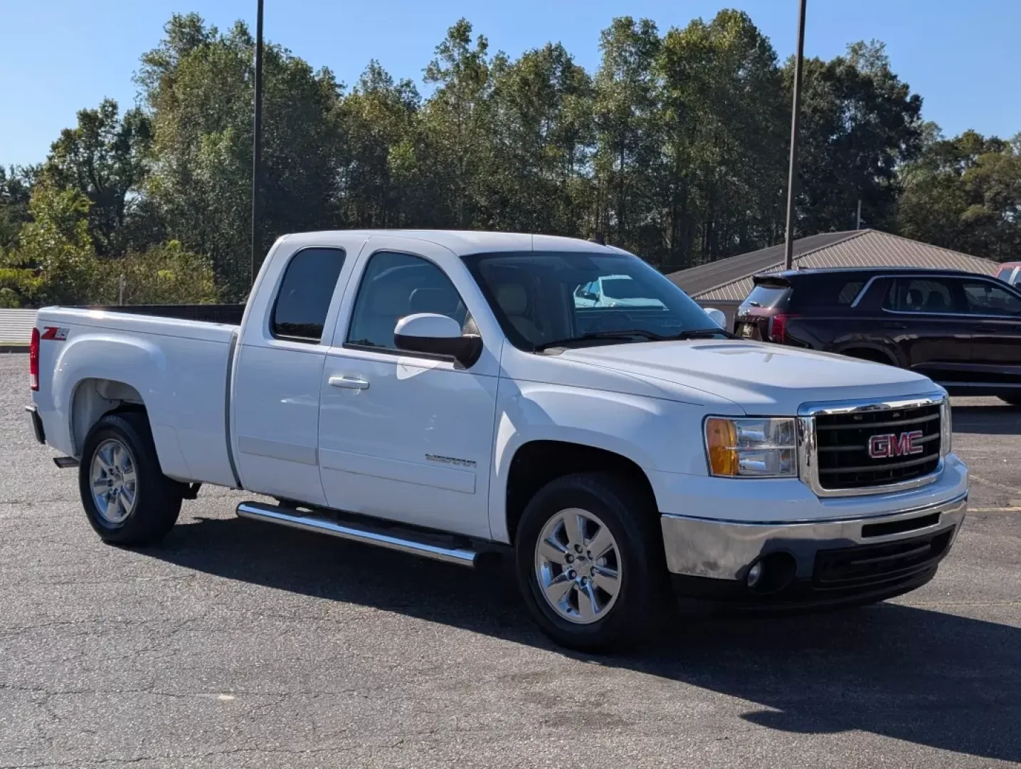 2009 /Very Dark Cashmere/Light Cashmere GMC Sierra 1500 SLT (1GTEC39039Z) with an Other engine, located at 3959 U.S. 80 W, Phenix City, AL, 36870, (334) 297-4885, 32.469296, -85.135185 - **Unleash Adventure with the 2009 GMC Sierra 1500 SLT Perfect for Your Next Journey!**<br /> <br /> If you're looking for a reliable pickup that effortlessly combines style, comfort, and versatility, look no further than the 2009 GMC Sierra 1500 SLT. This extended cab beauty is not just a vehicle; - Photo#2