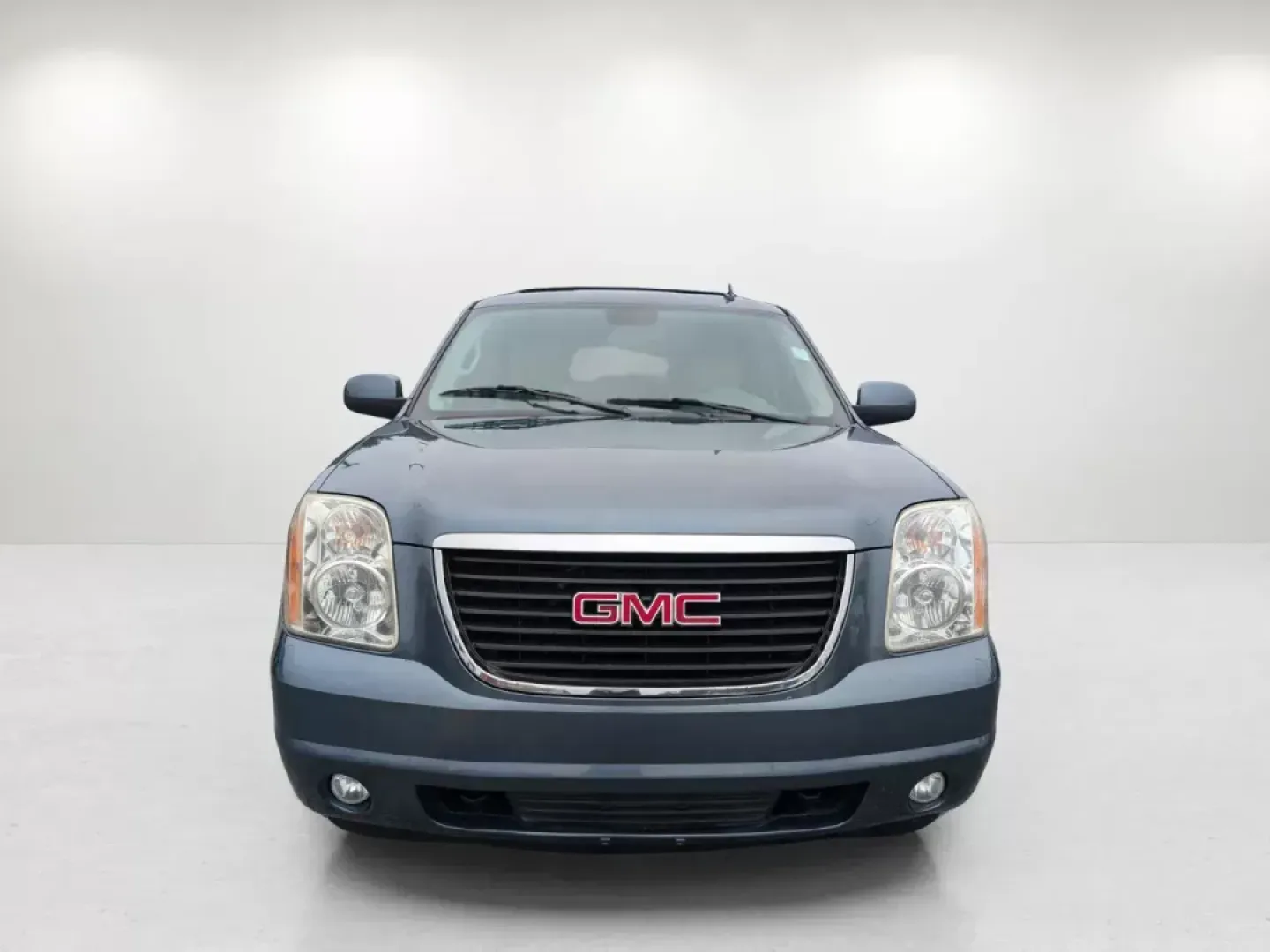 2009 /Light Titanium GMC Yukon SLT w/4SA (1GKEC33339R) with an Other engine, located at 5115 14th Ave., Columbus, GA, 31904, (706) 323-0345, 32.511494, -84.971046 - Experience the ultimate blend of adventure and family comfort with this stunning 2009 GMC Yukon SLT, available now at Gils Auto - Columbus! Perfect for growing families and those who love weekend getaways, this SUV is designed to handle everything from school runs to outdoor escapades. With its spac - Photo#1