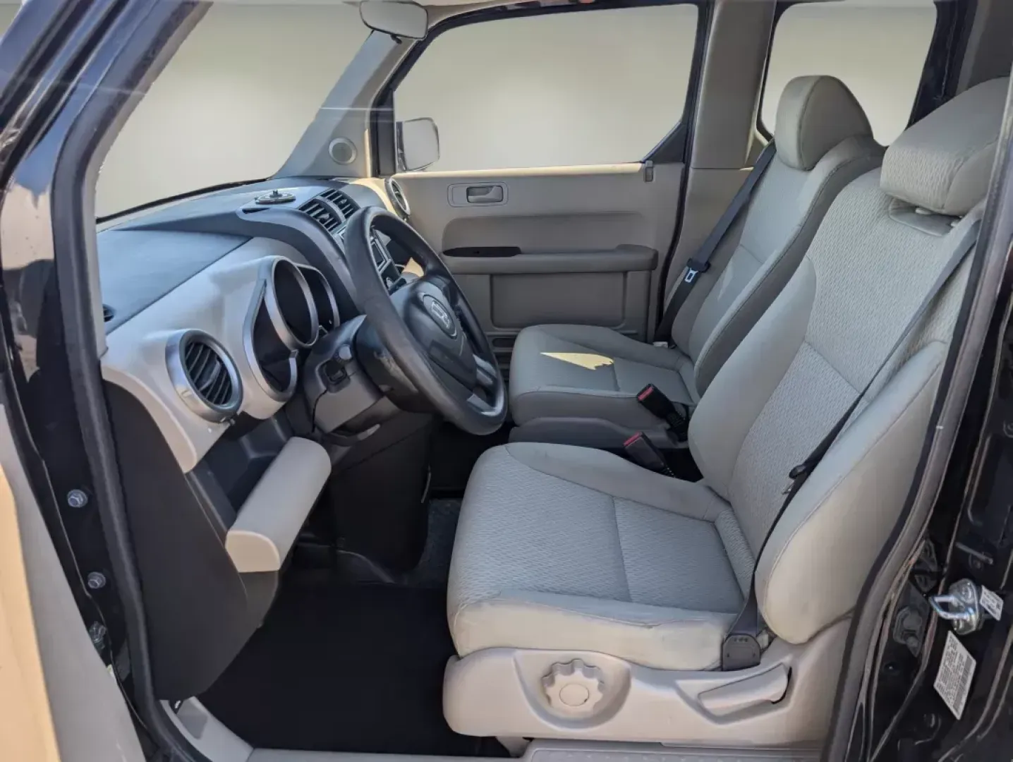2009 Honda Element LX (5J6YH18349L) with an Gas I4 2.4L/144 engine, 5-Speed Automatic w/OD transmission, located at 1430 Gateway Drive, Opelika, AL, 36801, (334) 239-0944, 32.637871, -85.409790 - 2009 Honda Element LX - Photo#9