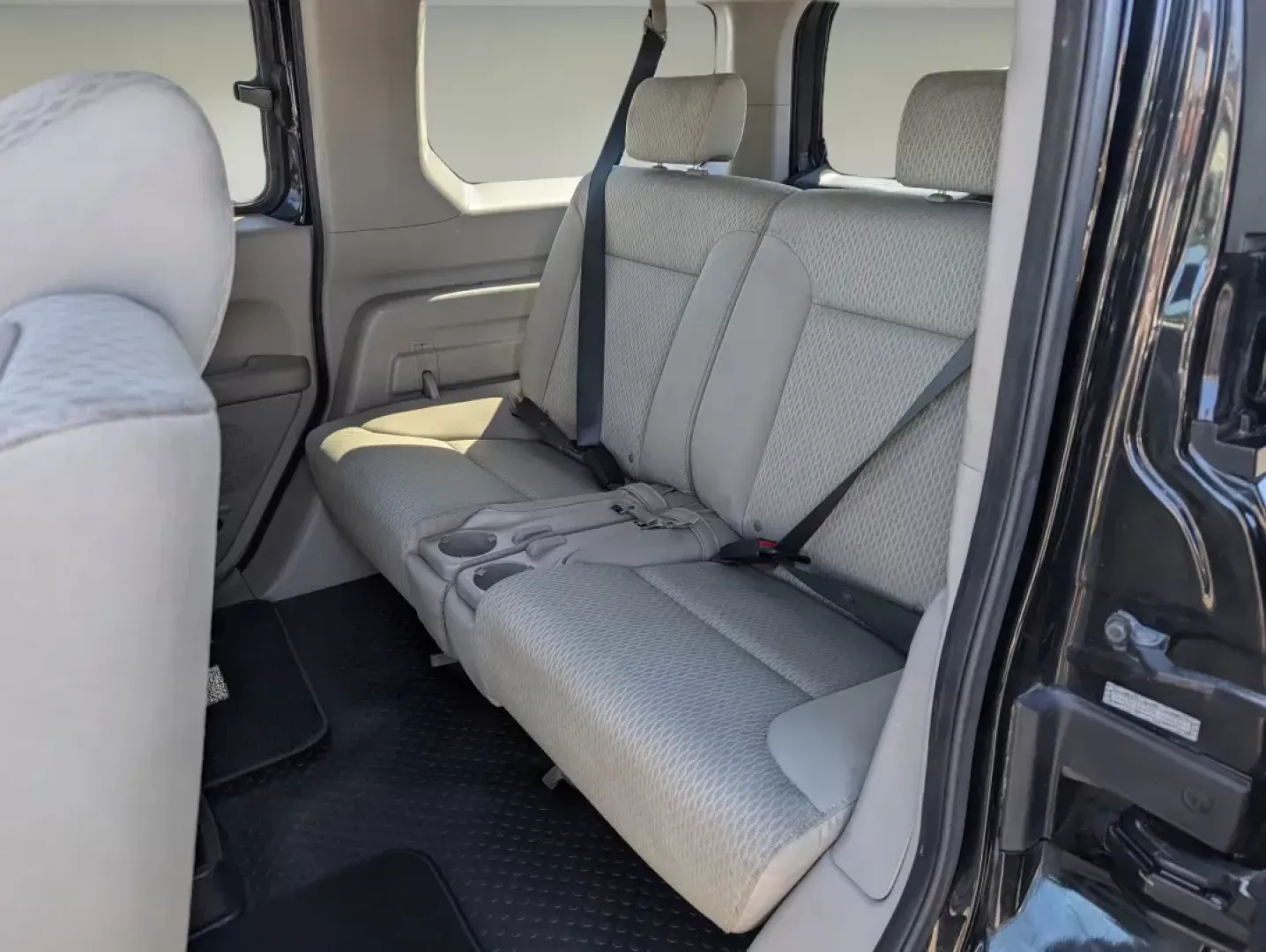 2009 Honda Element LX (5J6YH18349L) with an Gas I4 2.4L/144 engine, 5-Speed Automatic w/OD transmission, located at 1430 Gateway Drive, Opelika, AL, 36801, (334) 239-0944, 32.637871, -85.409790 - 2009 Honda Element LX - Photo#10