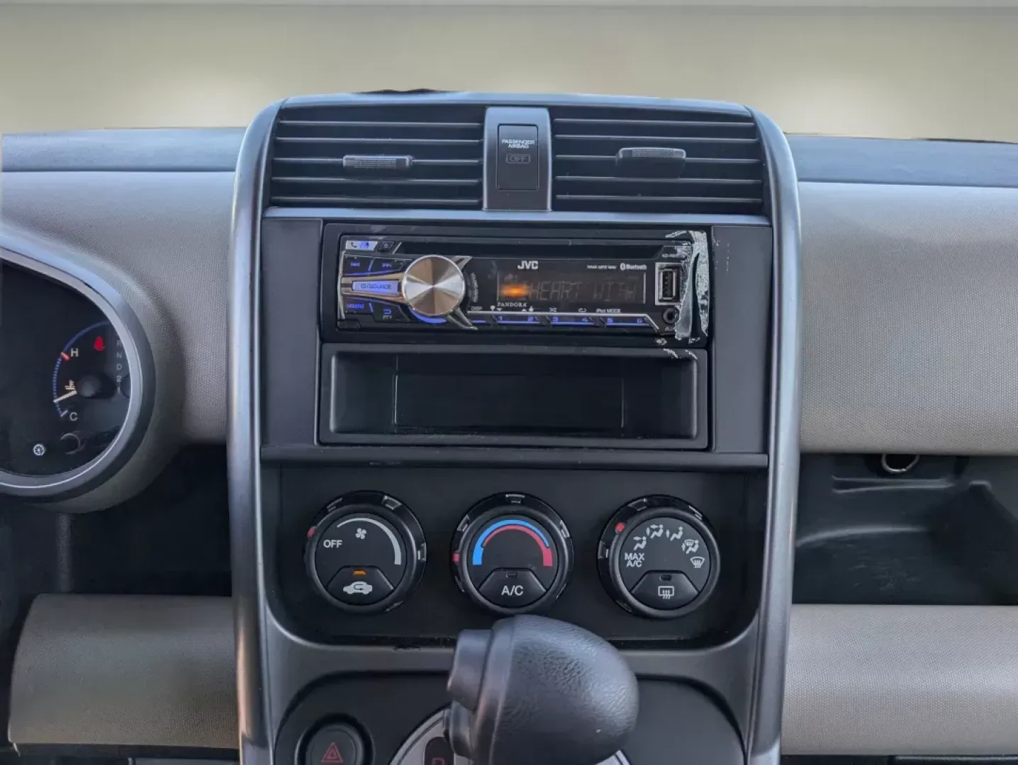 2009 Honda Element LX (5J6YH18349L) with an Gas I4 2.4L/144 engine, 5-Speed Automatic w/OD transmission, located at 1430 Gateway Drive, Opelika, AL, 36801, (334) 239-0944, 32.637871, -85.409790 - 2009 Honda Element LX - Photo#12