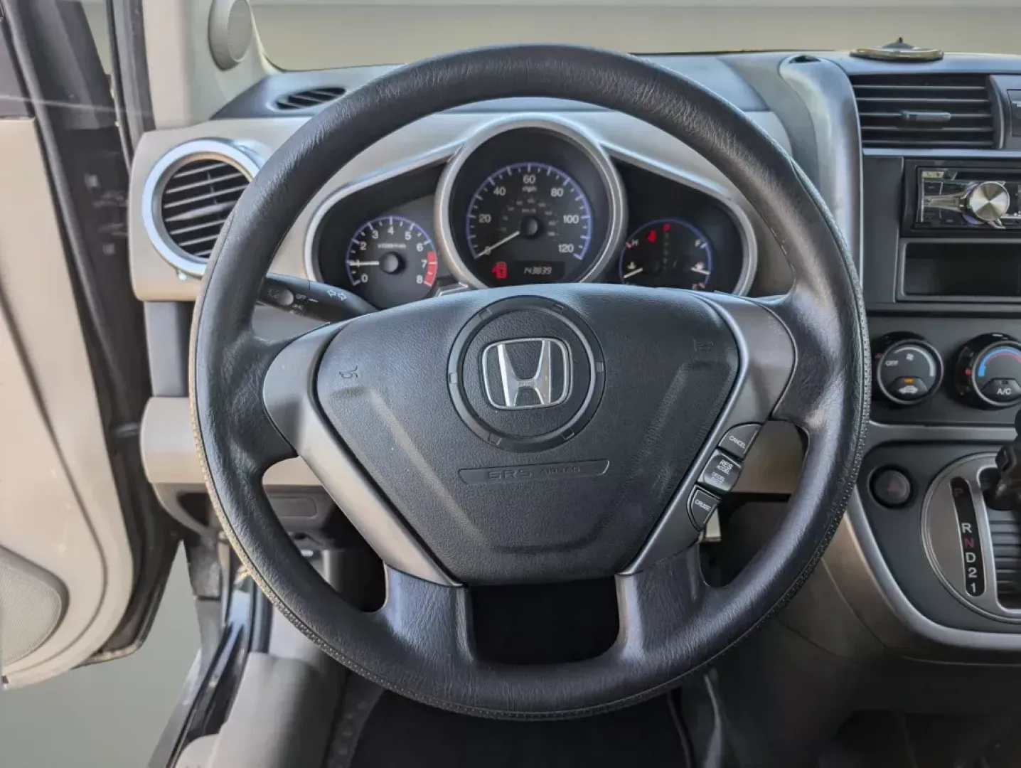2009 Honda Element LX (5J6YH18349L) with an Gas I4 2.4L/144 engine, 5-Speed Automatic w/OD transmission, located at 1430 Gateway Drive, Opelika, AL, 36801, (334) 239-0944, 32.637871, -85.409790 - 2009 Honda Element LX - Photo#15