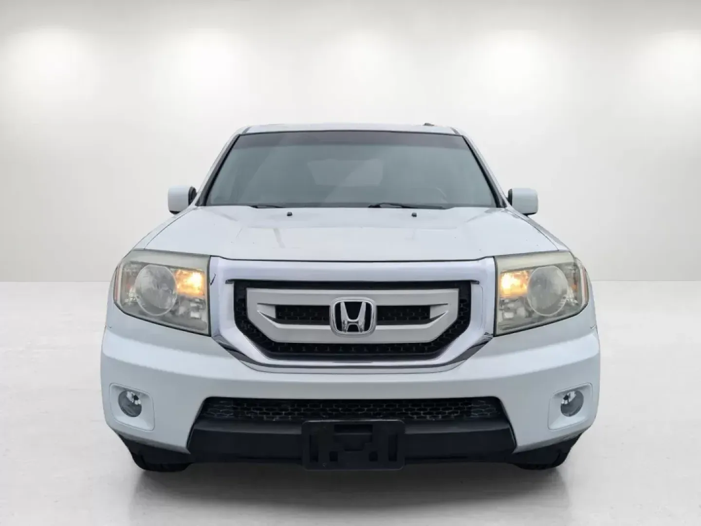 2009 Honda Pilot EX-L (5FNYF385X9B) with an Gas V6 3.5L/212 engine, 5-Speed Automatic w/OD transmission, located at 1430 Gateway Drive, Opelika, AL, 36801, (334) 239-0944, 32.637871, -85.409790 - **Adventure Awaits with the 2009 Honda Pilot EX-L at Gils Auto - Opelika!**<br /> <br /> Are you ready to elevate your family's adventures or make your daily commute more enjoyable? The 2009 Honda Pilot EX-L, available now at Gils Auto, is the perfect blend of reliability, space, and comfort, making - Photo#1