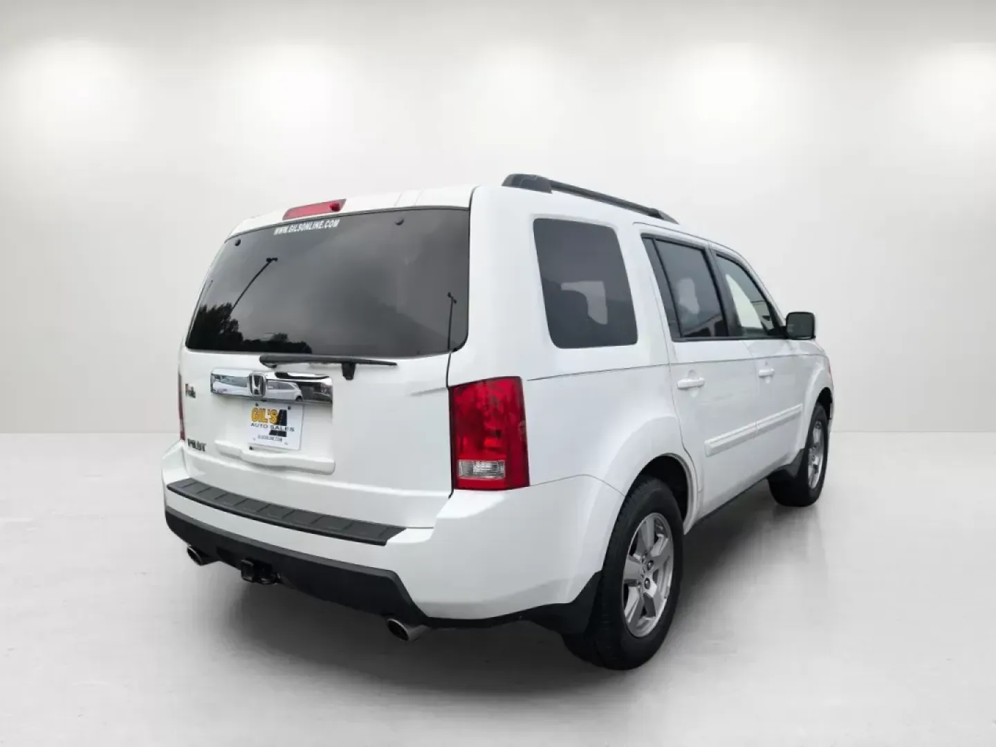 2009 Honda Pilot EX-L (5FNYF385X9B) with an Gas V6 3.5L/212 engine, 5-Speed Automatic w/OD transmission, located at 1430 Gateway Drive, Opelika, AL, 36801, (334) 239-0944, 32.637871, -85.409790 - **Adventure Awaits with the 2009 Honda Pilot EX-L at Gils Auto - Opelika!**<br /> <br /> Are you ready to elevate your family's adventures or make your daily commute more enjoyable? The 2009 Honda Pilot EX-L, available now at Gils Auto, is the perfect blend of reliability, space, and comfort, making - Photo#4