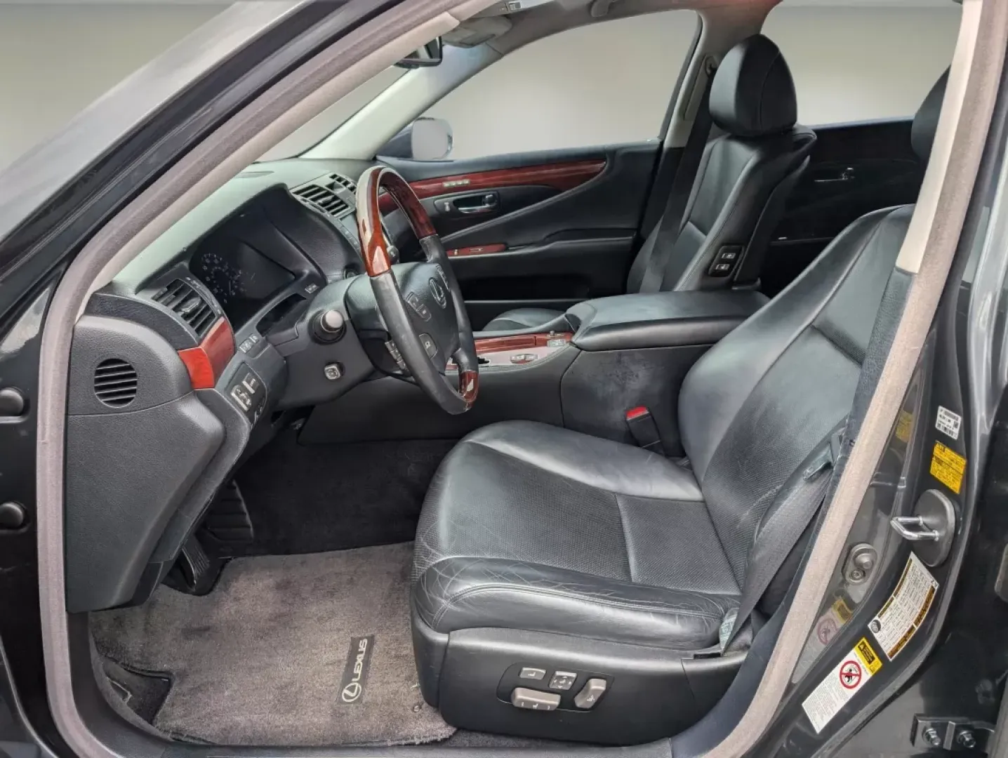 2009 Lexus LS 460 (JTHBL46F895) with an Other engine, located at 5115 14th Ave., Columbus, GA, 31904, (706) 323-0345, 32.511494, -84.971046 - 2009 Lexus LS 460 - Photo#9