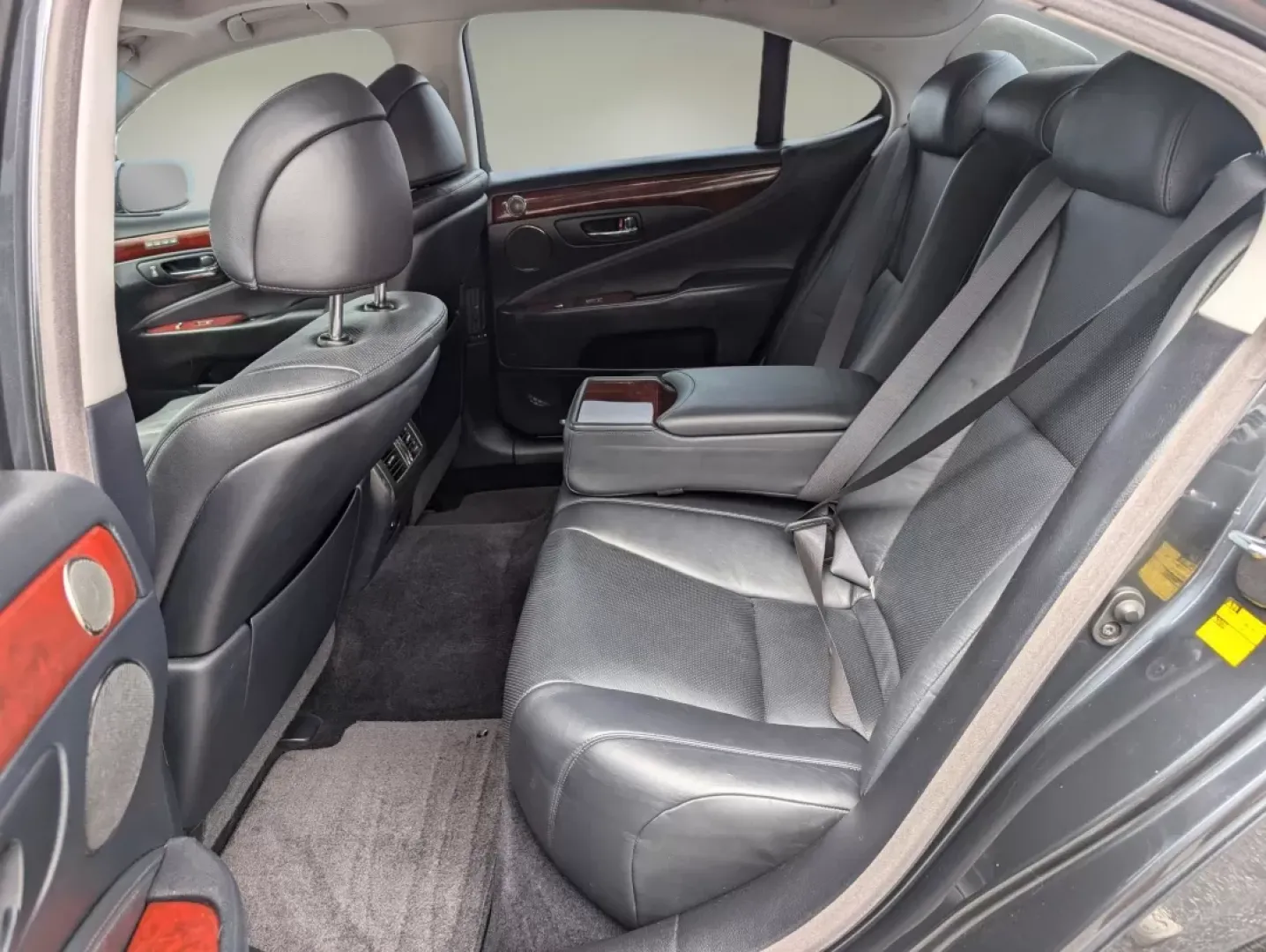 2009 Lexus LS 460 (JTHBL46F895) with an Other engine, located at 5115 14th Ave., Columbus, GA, 31904, (706) 323-0345, 32.511494, -84.971046 - 2009 Lexus LS 460 - Photo#10