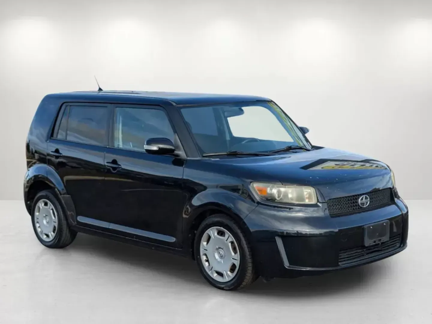 2009 Black Scion xB (JTLKE50E991) with an Gas I4 2.4L/144 engine, 4-Speed Automatic transmission, located at 3959 U.S. 80 W, Phenix City, AL, 36870, (334) 297-4885, 32.469296, -85.135185 - ### Discover Your Next Adventure with the 2009 Scion xB<br /> <br /> Are you ready to elevate your daily commute or embark on weekend adventures in style? Look no further than the 2009 Scion xB, available now at Gils Auto in Phenix City, AL. This versatile station wagon is perfect for budget-conscio - Photo#3