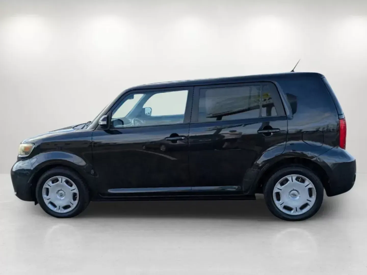 2009 Black Scion xB (JTLKE50E991) with an Gas I4 2.4L/144 engine, 4-Speed Automatic transmission, located at 3959 U.S. 80 W, Phenix City, AL, 36870, (334) 297-4885, 32.469296, -85.135185 - ### Discover Your Next Adventure with the 2009 Scion xB<br /> <br /> Are you ready to elevate your daily commute or embark on weekend adventures in style? Look no further than the 2009 Scion xB, available now at Gils Auto in Phenix City, AL. This versatile station wagon is perfect for budget-conscio - Photo#8
