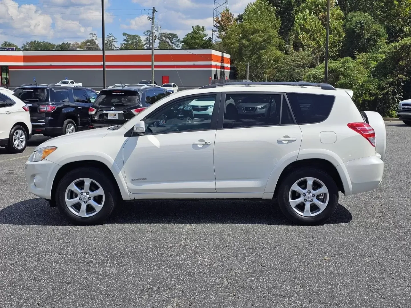 2009 Toyota RAV4 Ltd (2T3ZF31V29W) with an Other engine, located at 3959 U.S. 80 W, Phenix City, AL, 36870, (334) 297-4885, 32.469296, -85.135185 - Ready to elevate your driving experience? The 2009 Toyota RAV4 Ltd is the perfect companion for your busy lifestyle, whether you're navigating the daily grind of commutes, embarking on weekend adventures, or managing the demands of a growing family. This versatile SUV combines ample space, comfort, - Photo#7