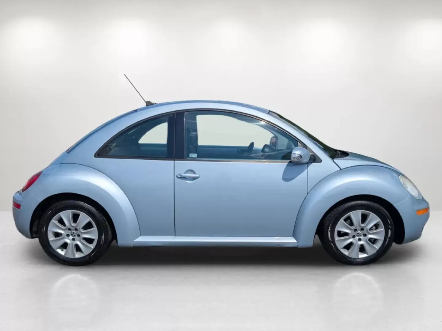 2009 Volkswagen New Beetle Coupe S (3VWPW31C29M) with an Other engine, located at 5115 14th Ave., Columbus, GA, 31904, (706) 323-0345, 32.511494, -84.971046 - **Unleash Your Adventurous Spirit with the 2009 Volkswagen New Beetle Coupe!**<br /> <br /> Are you ready to make your daily commute or weekend getaway a little more exciting? At Gils Auto in Phenix City, AL, we're proud to present a stunning 2009 Volkswagen New Beetle Coupe that perfectly blends st - Photo#2