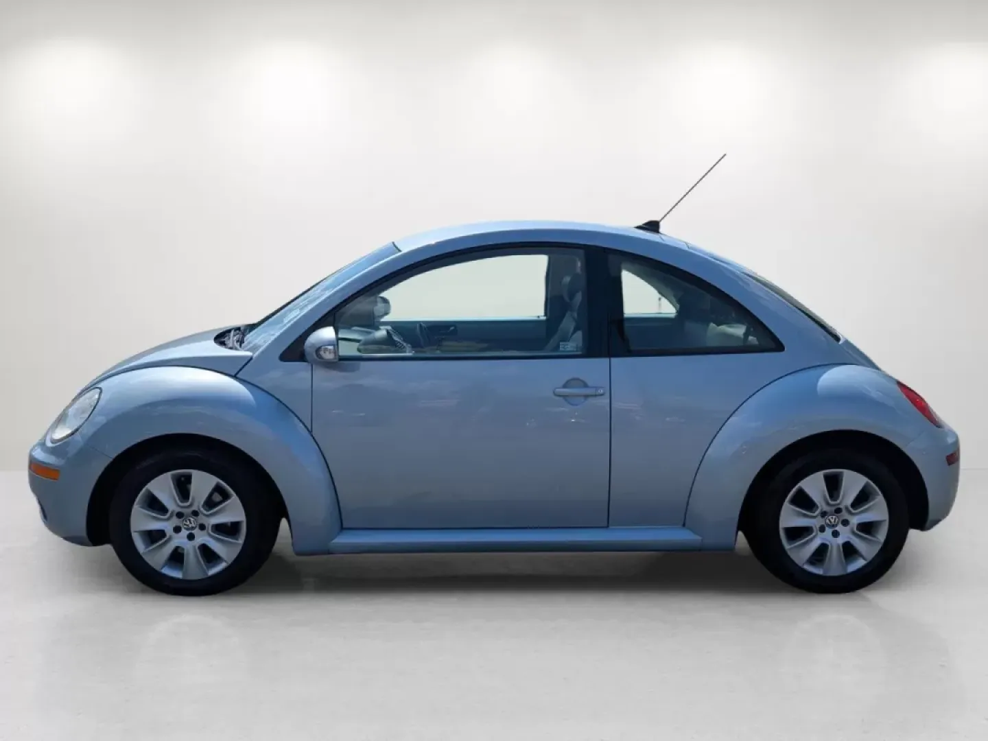 2009 Volkswagen New Beetle Coupe S (3VWPW31C29M) with an Other engine, located at 5115 14th Ave., Columbus, GA, 31904, (706) 323-0345, 32.511494, -84.971046 - **Unleash Your Adventurous Spirit with the 2009 Volkswagen New Beetle Coupe!**<br /> <br /> Are you ready to make your daily commute or weekend getaway a little more exciting? At Gils Auto in Phenix City, AL, we're proud to present a stunning 2009 Volkswagen New Beetle Coupe that perfectly blends st - Photo#4