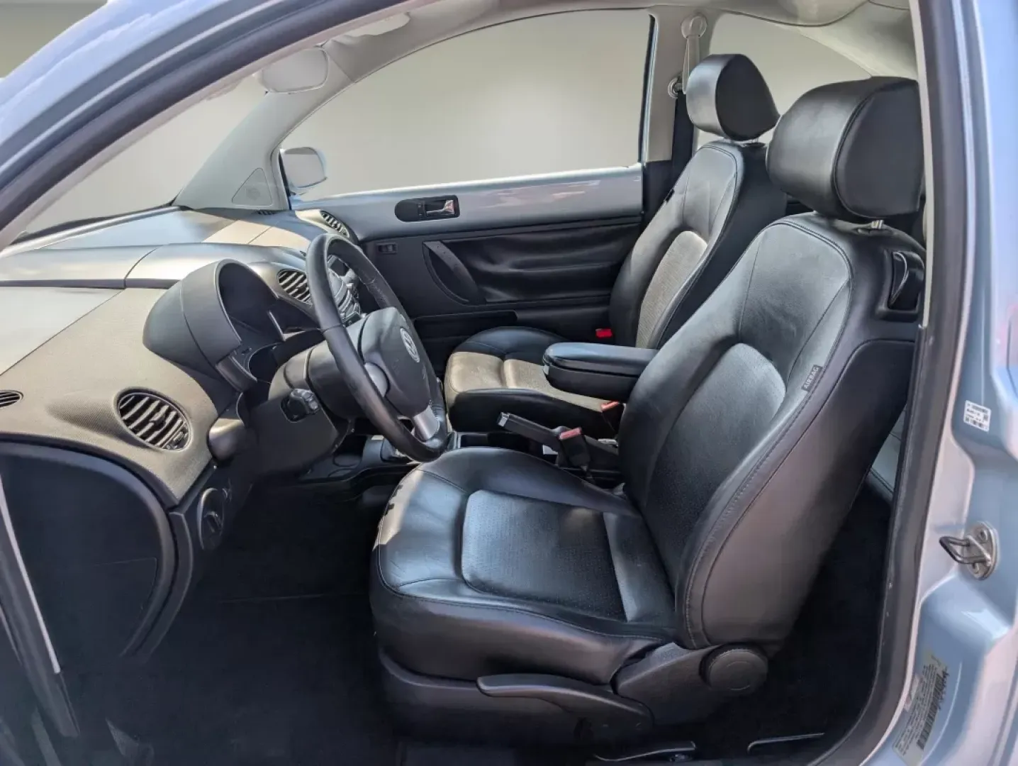 2009 Volkswagen New Beetle Coupe S (3VWPW31C29M) with an Other engine, located at 5115 14th Ave., Columbus, GA, 31904, (706) 323-0345, 32.511494, -84.971046 - **Unleash Your Adventurous Spirit with the 2009 Volkswagen New Beetle Coupe!**<br /> <br /> Are you ready to make your daily commute or weekend getaway a little more exciting? At Gils Auto in Phenix City, AL, we're proud to present a stunning 2009 Volkswagen New Beetle Coupe that perfectly blends st - Photo#7