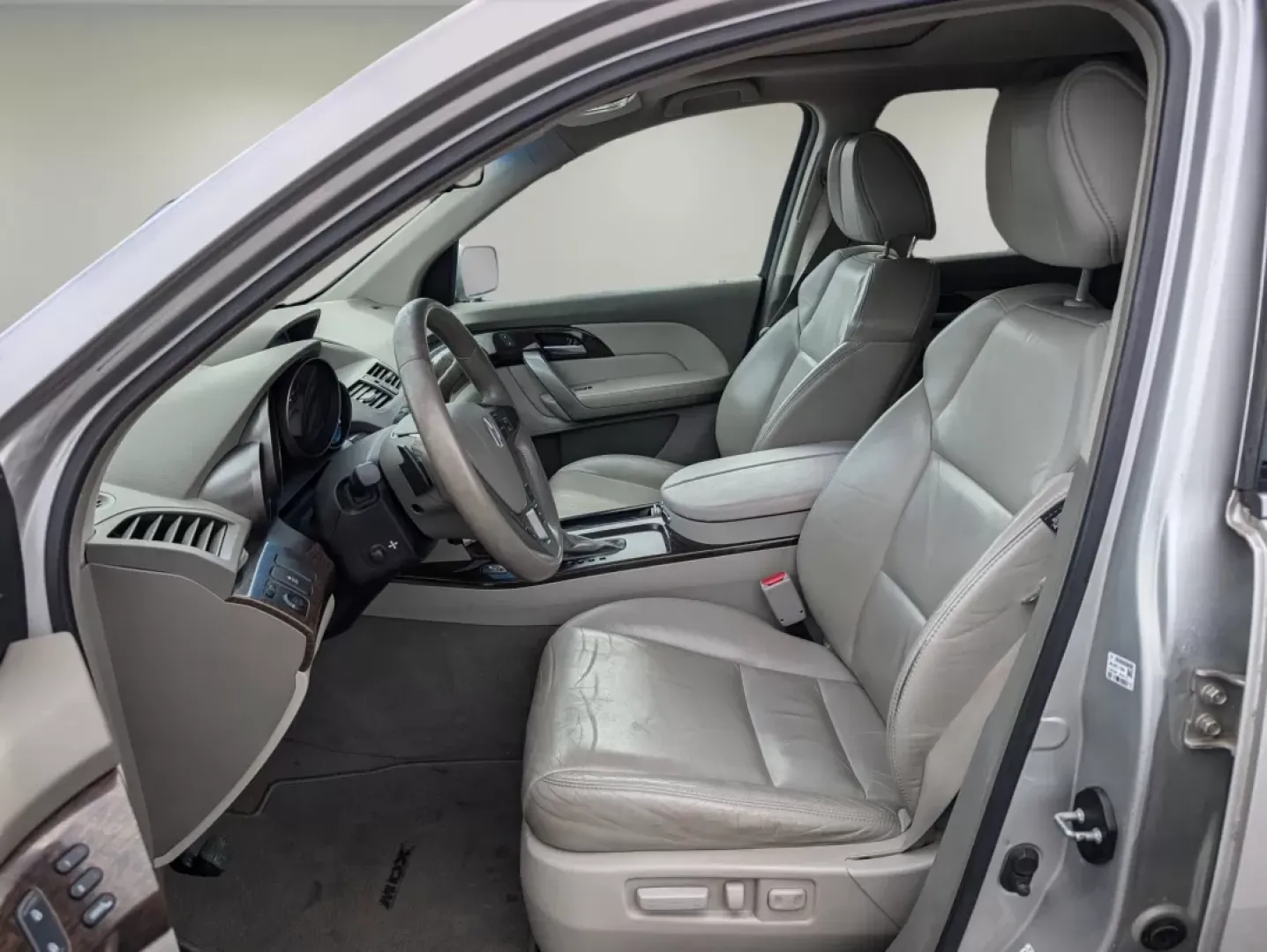 2010 Acura MDX Technology Pkg (2HNYD2H68AH) with an Other engine, located at 804 22nd Ave, Phenix City, AL, 36870, (334) 297-1860, 32.484749, -85.024475 - ### Embrace Adventure with the 2010 Acura MDX at Gils Auto Columbus, GA!<br /> <br /> Are you ready to elevate your family adventures or tackle your daily commute with style and comfort? Look no further than the sleek 2010 Acura MDX, available now at **Gils Auto**, located conveniently at **5115 14 - Photo#9