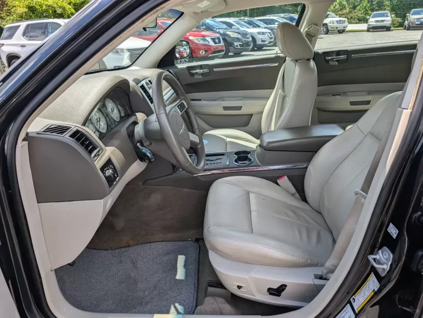 2010 /Dark Khaki/Light Gray Stone Chrysler 300 Touring Signature (2C3CA5CV9AH) with an Gas V6 3.5L/215 engine, 4-Speed Automatic transmission, located at 3959 U.S. 80 W, Phenix City, AL, 36870, (334) 297-4885, 32.469296, -85.135185 - 2010 Chrysler 300 Touring Signature - Photo#9