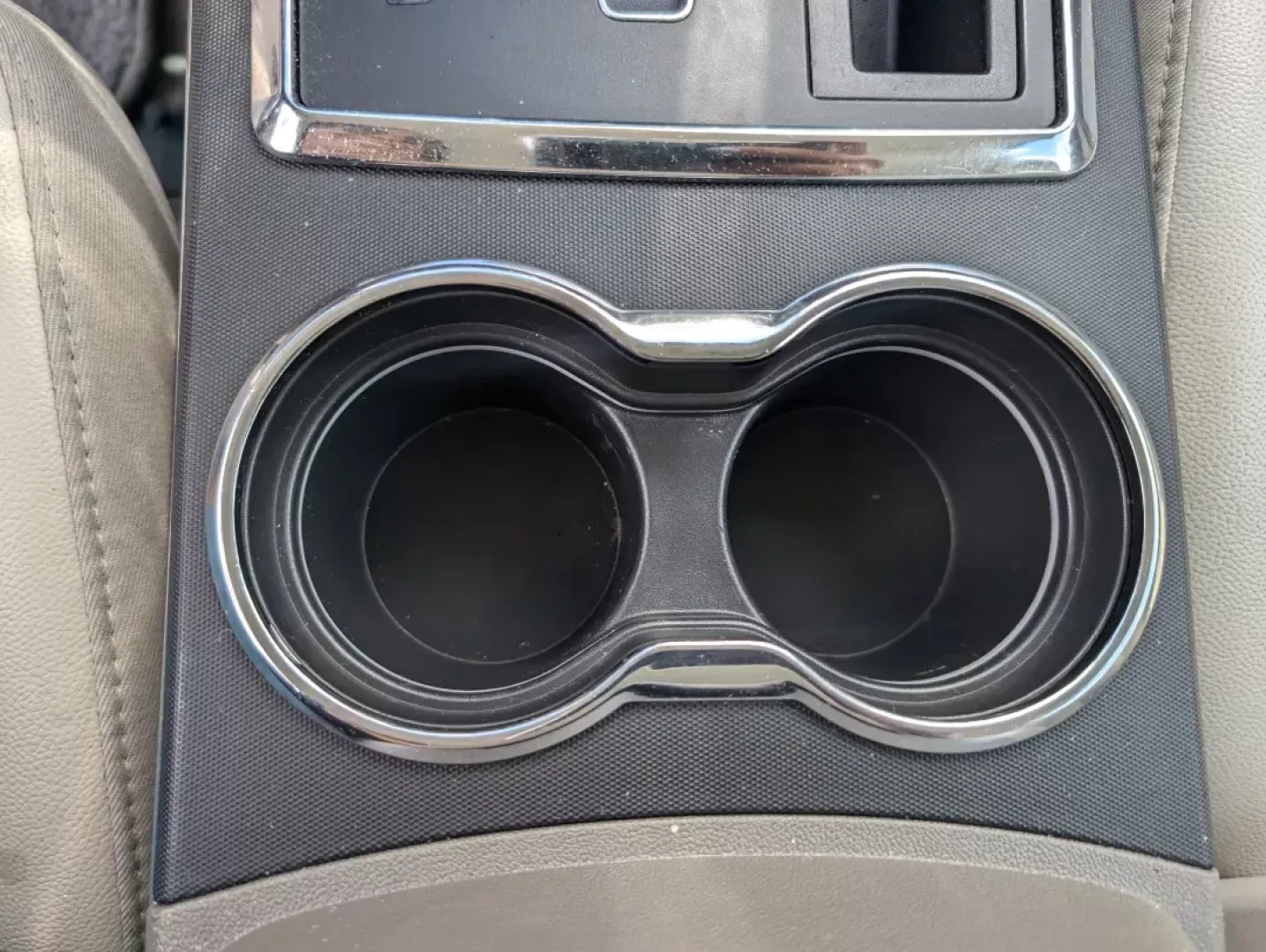 2010 /Dark Khaki/Light Gray Stone Chrysler 300 Touring Signature (2C3CA5CV9AH) with an Gas V6 3.5L/215 engine, 4-Speed Automatic transmission, located at 3959 U.S. 80 W, Phenix City, AL, 36870, (334) 297-4885, 32.469296, -85.135185 - 2010 Chrysler 300 Touring Signature - Photo#12