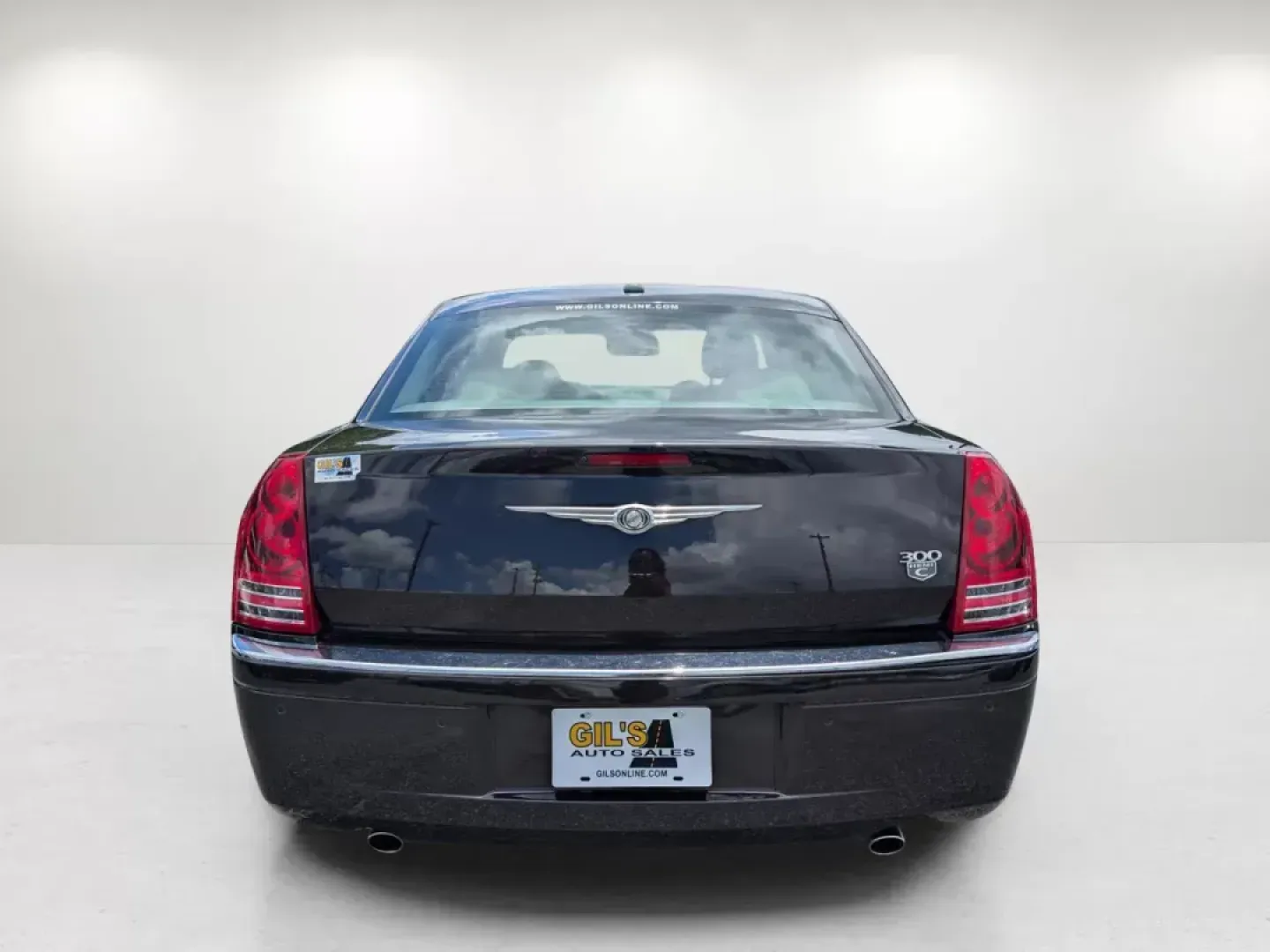2010 /Dark Khaki/Light Gray Stone Chrysler 300 300C Hemi (2C3CA6CT1AH) with an Other engine, located at 5115 14th Ave., Columbus, GA, 31904, (706) 323-0345, 32.511494, -84.971046 - ### Elevate Your Driving Experience with the 2010 Chrysler 300C Hemi at Gils Auto - Columbus, GA!<br /> <br /> Are you in search of a reliable vehicle that complements your lifestyle, whether it's commuting to work, running errands, or embarking on weekend adventures? Look no further than the stunni - Photo#5