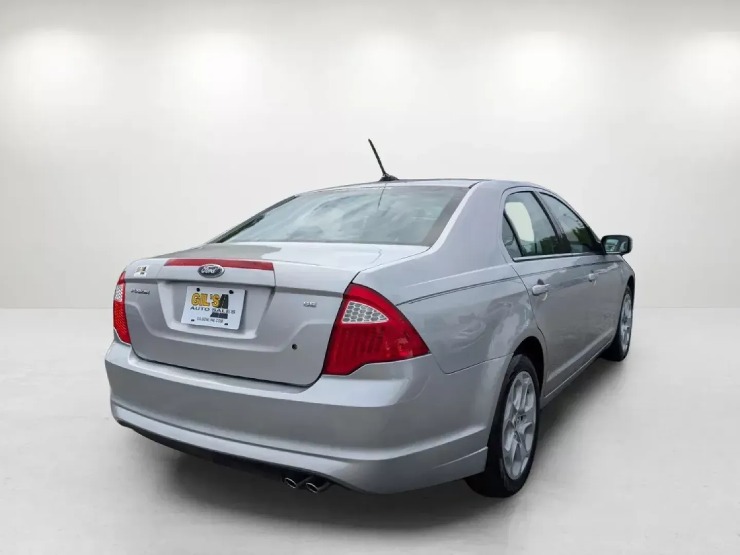 2010 Ford Fusion SE (3FAHP0HA6AR) with an Gas I4 2.5L/152 engine, located at 1430 Gateway Drive, Opelika, AL, 36801, (334) 239-0944, 32.637871, -85.409790 - 2010 Ford Fusion SE - Photo#4