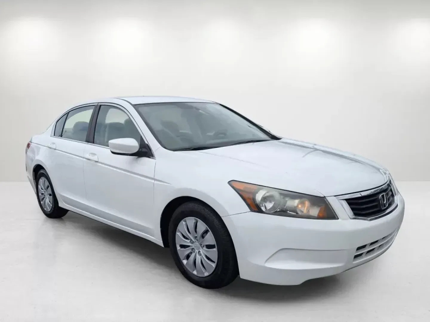 2010 Honda Accord Sdn LX (1HGCP2F34AA) with an Gas I4 2.4L/144 engine, 5-Speed Automatic transmission, located at 7000 Northlake Connector, Columbus, GA, 31904, (706) 987-8085, 32.524975, -84.978134 - 2010 Honda Accord Sdn LX - Photo#2