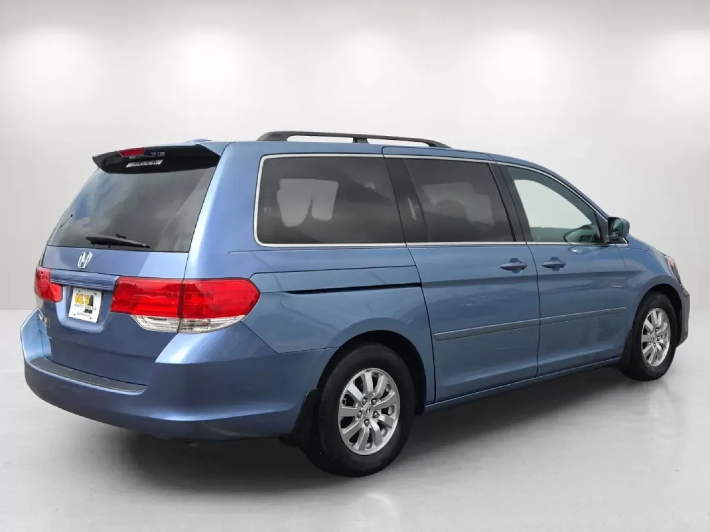 2010 Honda Odyssey EX-L (5FNRL3H67AB) with an Other engine, located at 1430 Gateway Drive, Opelika, AL, 36801, (334) 239-0944, 32.637871, -85.409790 - **Discover Family Adventures with the 2010 Honda Odyssey EX-L at Gils Auto in Phenix City, AL!**<br /> <br /> Are you searching for the perfect vehicle for your growing family or planning a weekend road trip? Look no further than the stunning 2010 Honda Odyssey EX-L, available now at Gils Auto, a le - Photo#5