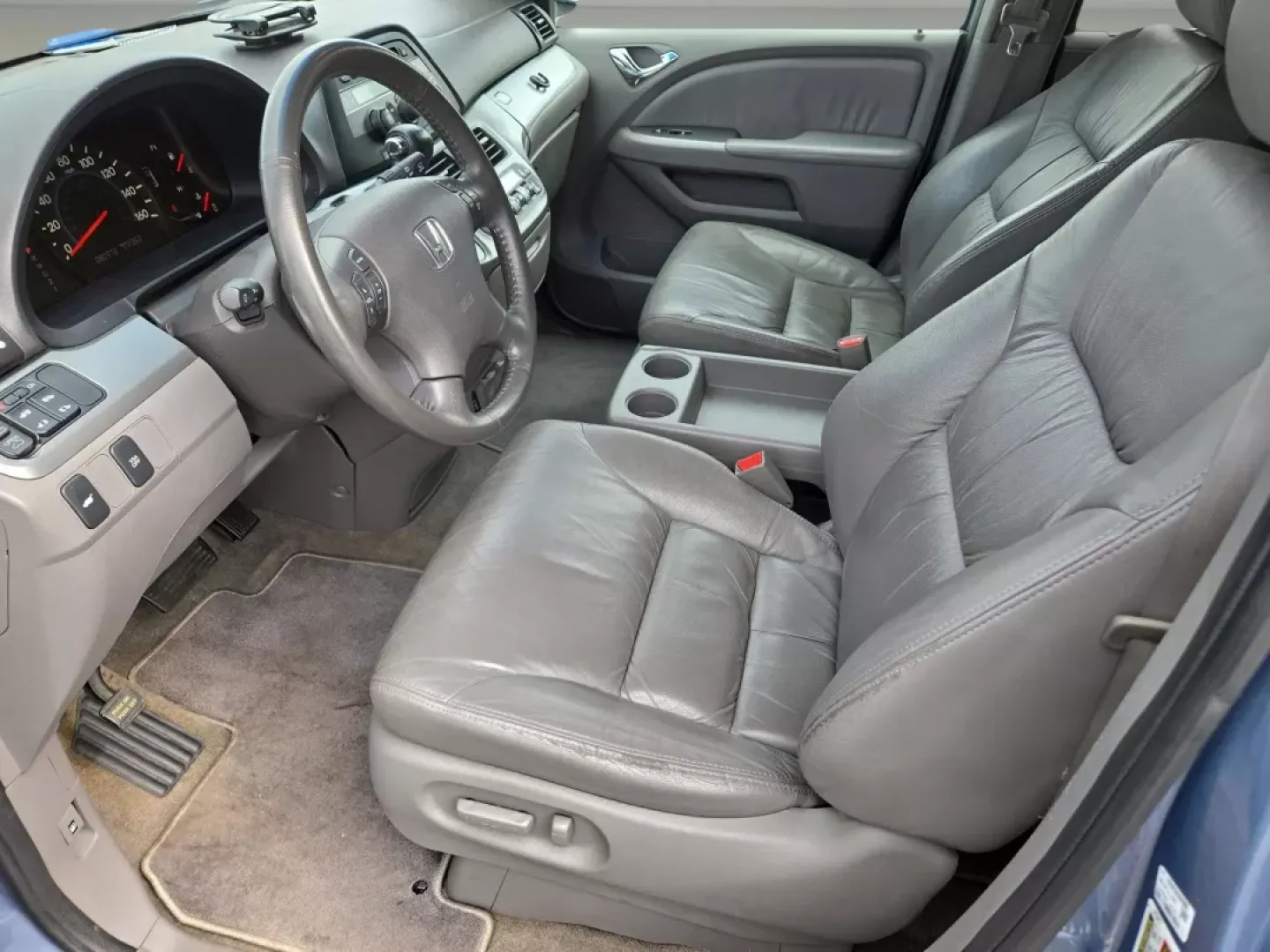 2010 Honda Odyssey EX-L (5FNRL3H67AB) with an Other engine, located at 1430 Gateway Drive, Opelika, AL, 36801, (334) 239-0944, 32.637871, -85.409790 - **Discover Family Adventures with the 2010 Honda Odyssey EX-L at Gils Auto in Phenix City, AL!**<br /> <br /> Are you searching for the perfect vehicle for your growing family or planning a weekend road trip? Look no further than the stunning 2010 Honda Odyssey EX-L, available now at Gils Auto, a le - Photo#11