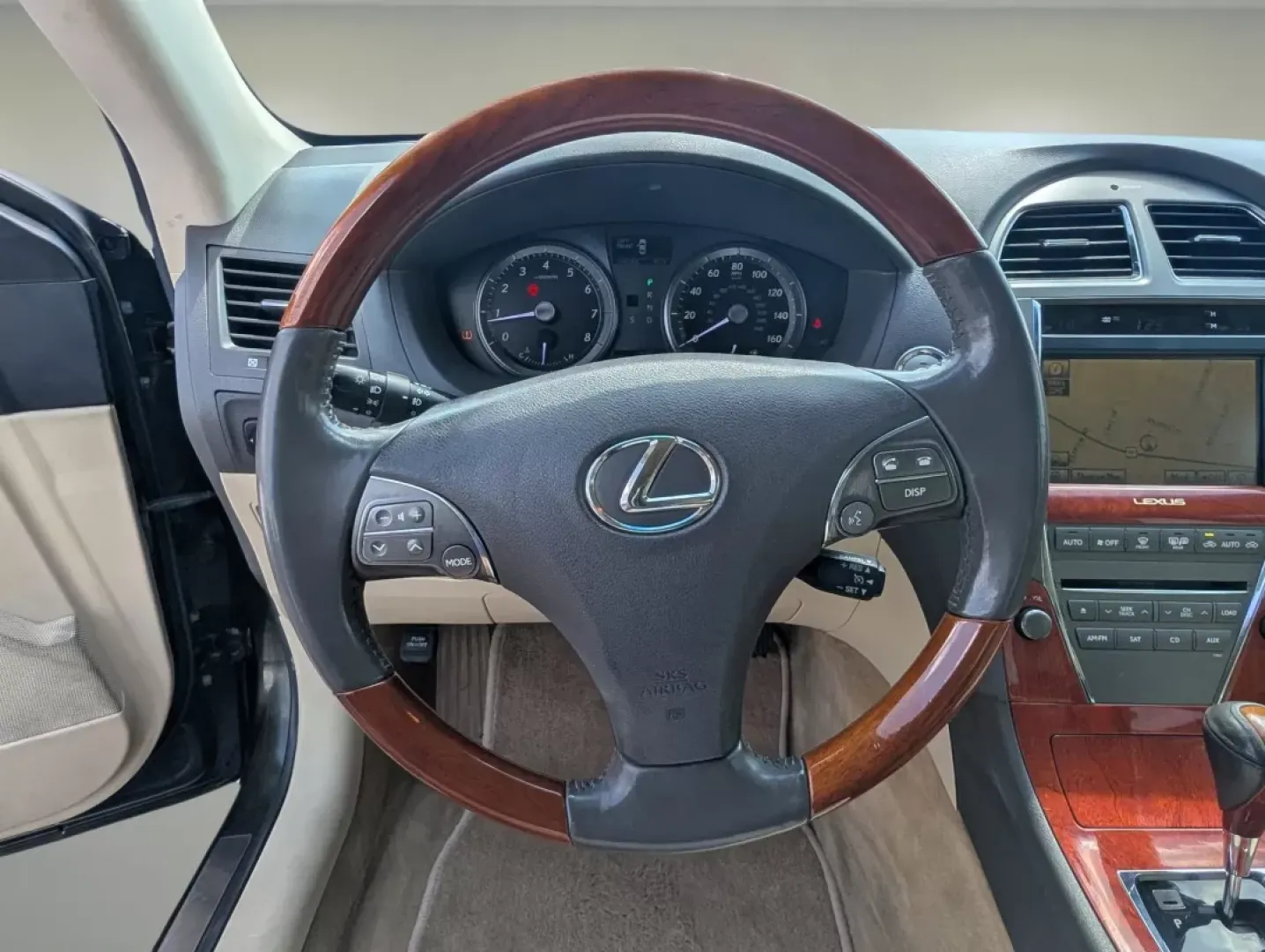 2010 Lexus ES 350 (JTHBK1EG1A2) with an Other engine, located at 3959 U.S. 80 W, Phenix City, AL, 36870, (334) 297-4885, 32.469296, -85.135185 - **Elevate Your Commute with Luxury: 2010 Lexus ES 350 at Gils Auto!**<br /> <br /> Are you ready to transform your daily drive into a luxurious experience? The stunning 2010 Lexus ES 350 is perfect for those who crave style, comfort, and advanced technology while navigating the busy streets of Pheni - Photo#16