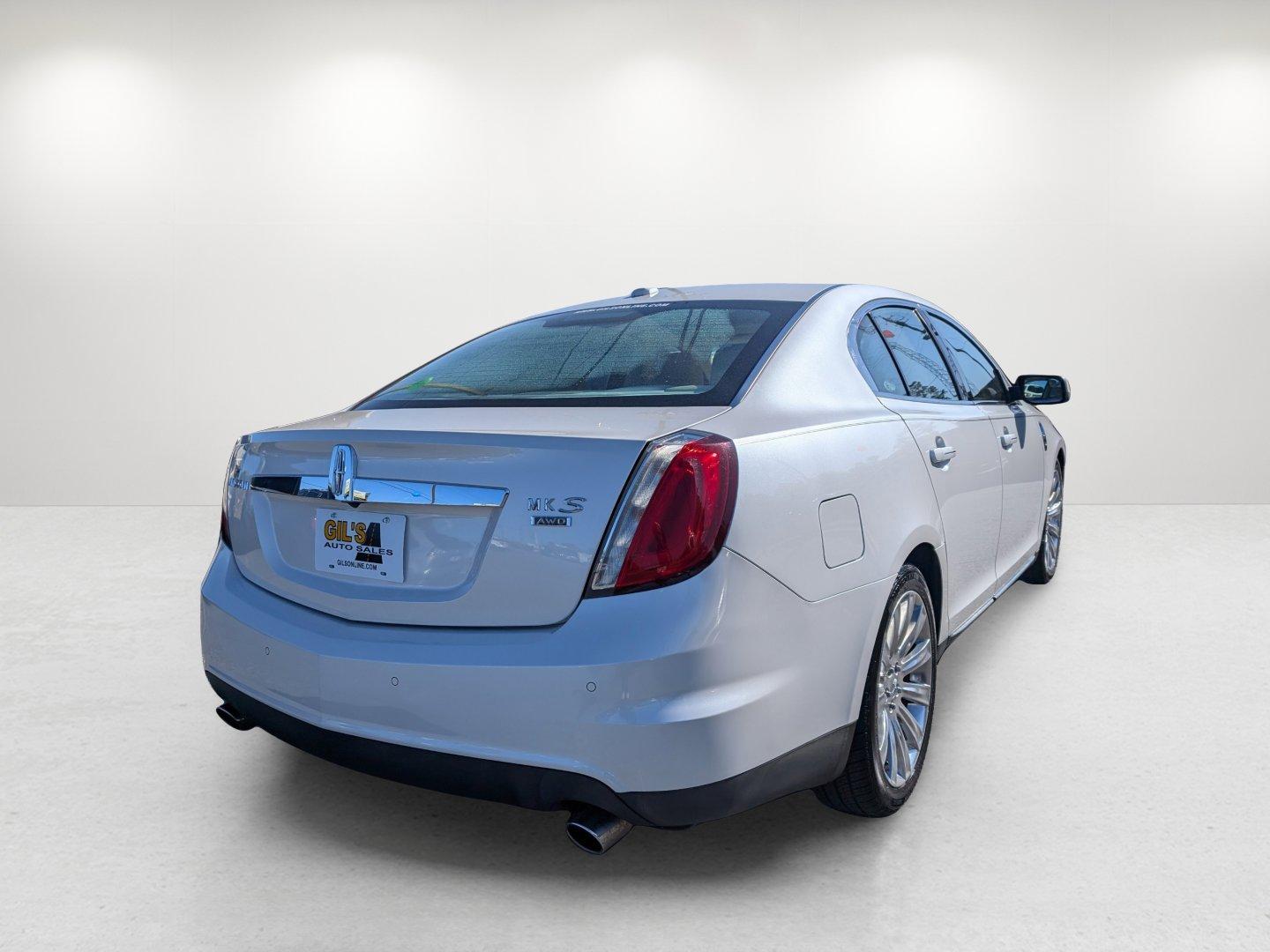 2010 Lincoln MKS (1LNHL9ER6AG) with an Gas V6 3.7L/ engine, 6-Speed Automatic w/OD w/Select-Shift transmission, located at 3959 U.S. 80 W, Phenix City, AL, 36870, (334) 297-4885, 32.469296, -85.135185 - 2010 Lincoln MKS - Photo#5