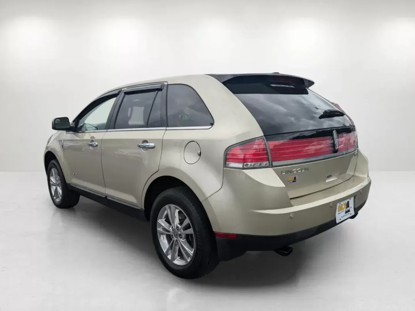 2010 Lincoln MKX (2LMDJ6JC4AB) with an Gas V6 3.5L/213 engine, 6-Speed w/OD Automatic transmission, located at 3959 U.S. 80 W, Phenix City, AL, 36870, (334) 297-4885, 32.469296, -85.135185 - 2010 Lincoln MKX - Photo#7
