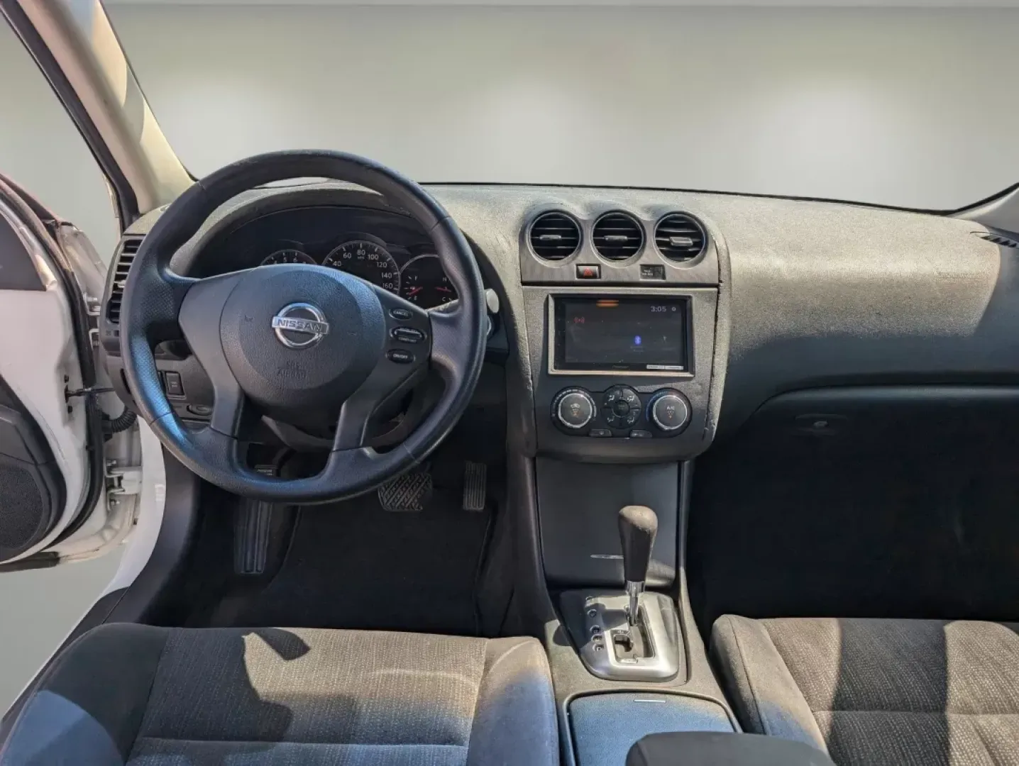 2010 Winter Frost Pearl /Charcoal Nissan Altima 2.5 S (1N4AL2AP9AN) with an Other engine, located at 1430 Gateway Drive, Opelika, AL, 36801, (334) 239-0944, 32.637871, -85.409790 - Discover the perfect blend of style, comfort, and affordability with this 2010 Nissan Altima 2.5 S, ideal for budget-conscious buyers searching for a reliable sedan that fits seamlessly into their busy lifestyles. Whether you're commuting to work, running errands around Phenix City, or embarking on - Photo#12