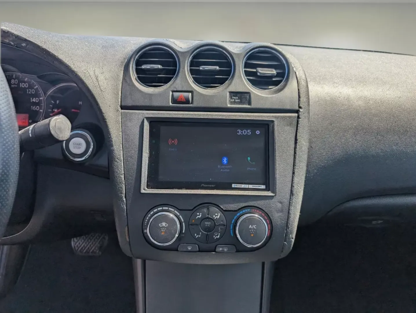 2010 Winter Frost Pearl /Charcoal Nissan Altima 2.5 S (1N4AL2AP9AN) with an Other engine, located at 1430 Gateway Drive, Opelika, AL, 36801, (334) 239-0944, 32.637871, -85.409790 - Discover the perfect blend of style, comfort, and affordability with this 2010 Nissan Altima 2.5 S, ideal for budget-conscious buyers searching for a reliable sedan that fits seamlessly into their busy lifestyles. Whether you're commuting to work, running errands around Phenix City, or embarking on - Photo#13