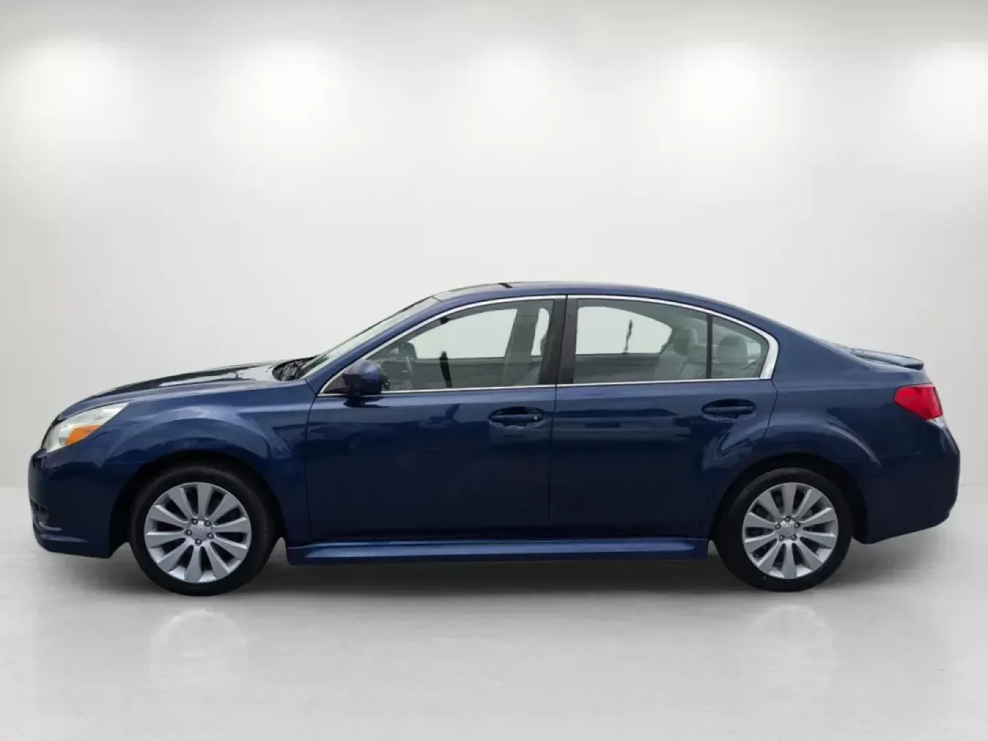 2010 /Ivory Subaru Legacy Limited (4S3BMBJ63A3) with an Gas Flat 4-Cyl 2.5L/150 engine, 1-Speed CVT transmission, located at 521 Old Farm Lane Rd, Prattville, AL, 36066, (334) 325-1505, 32.482460, -86.416367 - **Unlock Your Adventures with the 2010 Subaru Legacy Limited!** <br /> <br /> Are you ready to elevate your daily drive? Whether you're commuting to work in Montgomery, planning a weekend getaway to the beautiful scenic routes of Prattville, or simply running errands around town, the 2010 Subaru Leg - Photo#7