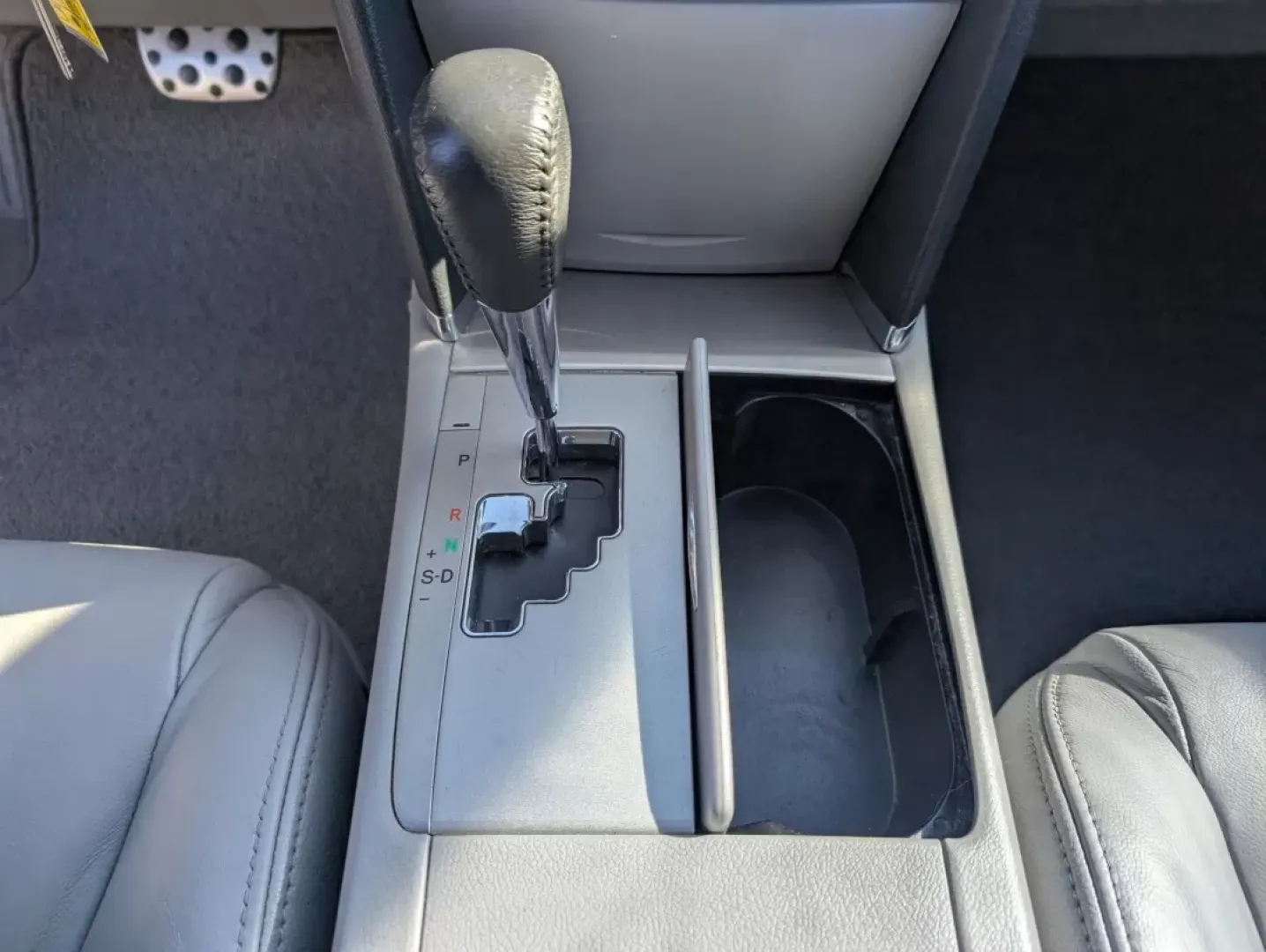 2010 Toyota Camry SE (4T1BF3EK6AU) with an Other engine, located at 5115 14th Ave., Columbus, GA, 31904, (706) 323-0345, 32.511494, -84.971046 - **Experience Reliability and Comfort with This 2010 Toyota Camry at Gils Auto in Phenix City, AL!**<br /> <br /> Are you in the market for a dependable vehicle that effortlessly fits into your daily lifestyle? Whether you're commuting to work, running errands, or taking the family on weekend adventu - Photo#12