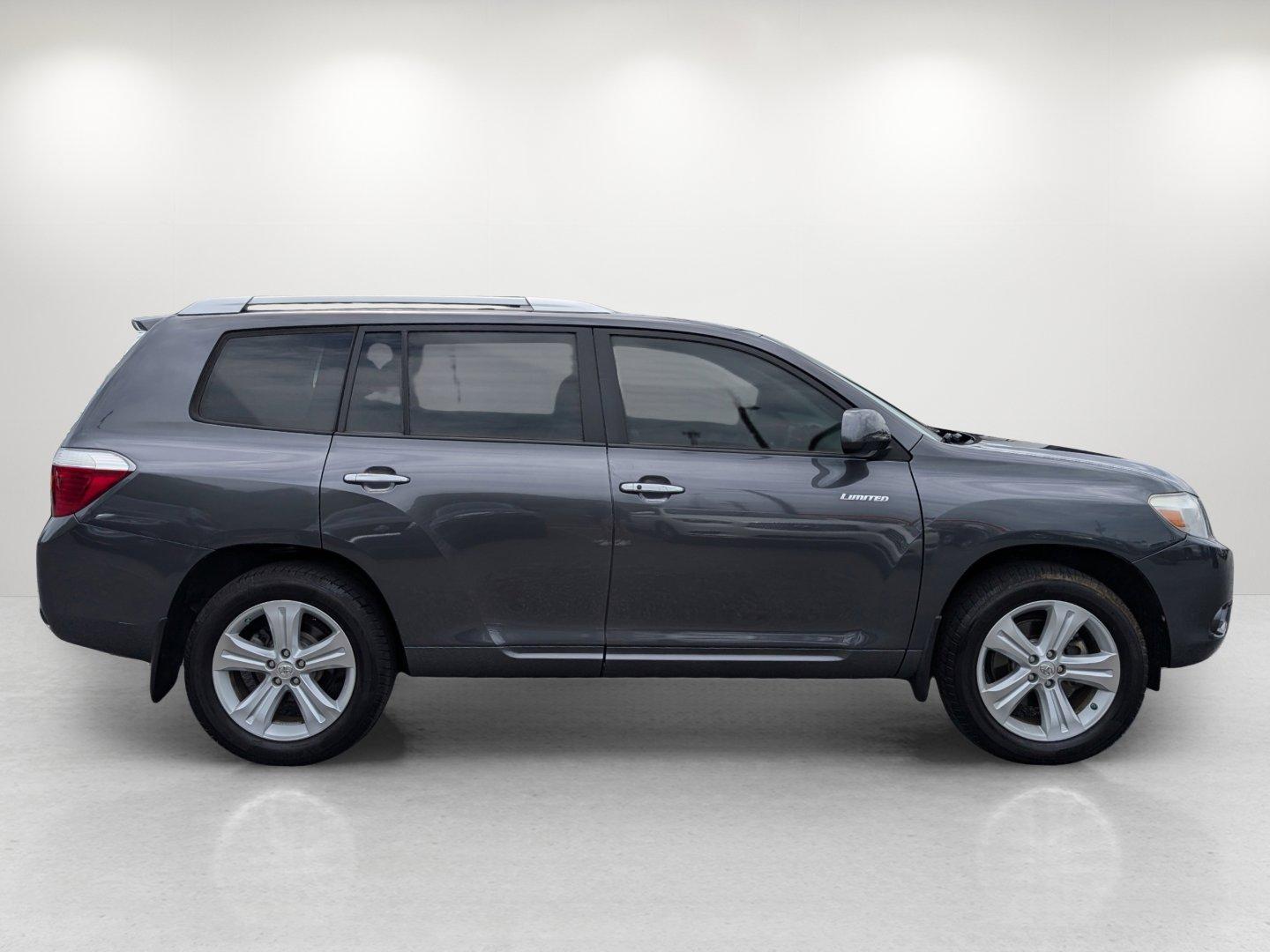 2010 Toyota Highlander Limited (5TDDK3EH2AS) with an Gas V6 3.5L/ engine, 5-Speed Automatic transmission, located at 3959 U.S. 80 W, Phenix City, AL, 36870, (334) 297-4885, 32.469296, -85.135185 - 2010 Toyota Highlander Limited - Photo#3
