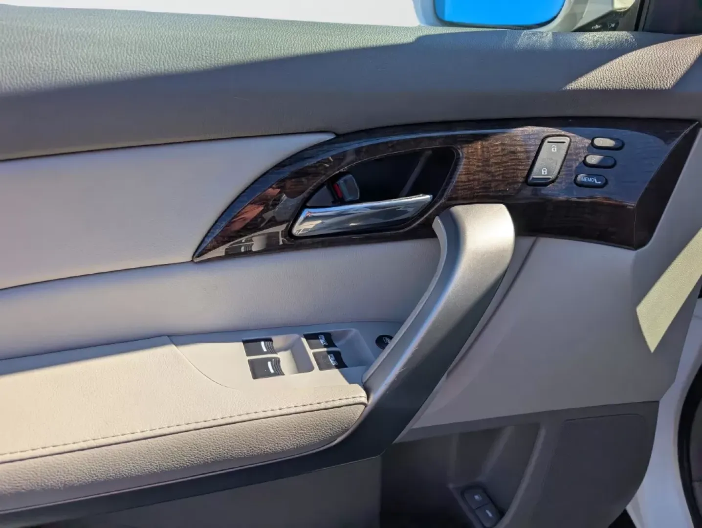 2011 Acura MDX (2HNYD2H23BH) with an Other engine, located at 804 22nd Ave, Phenix City, AL, 36870, (334) 297-1860, 32.484749, -85.024475 - **Discover Adventurous Living with the 2011 Acura MDX at Gils Auto - Phenix City!**<br /> <br /> Are you searching for the perfect blend of luxury, versatility, and performance in your next vehicle? Look no further! The 2011 Acura MDX is your ticket to unforgettable family road trips, weekend advent - Photo#8