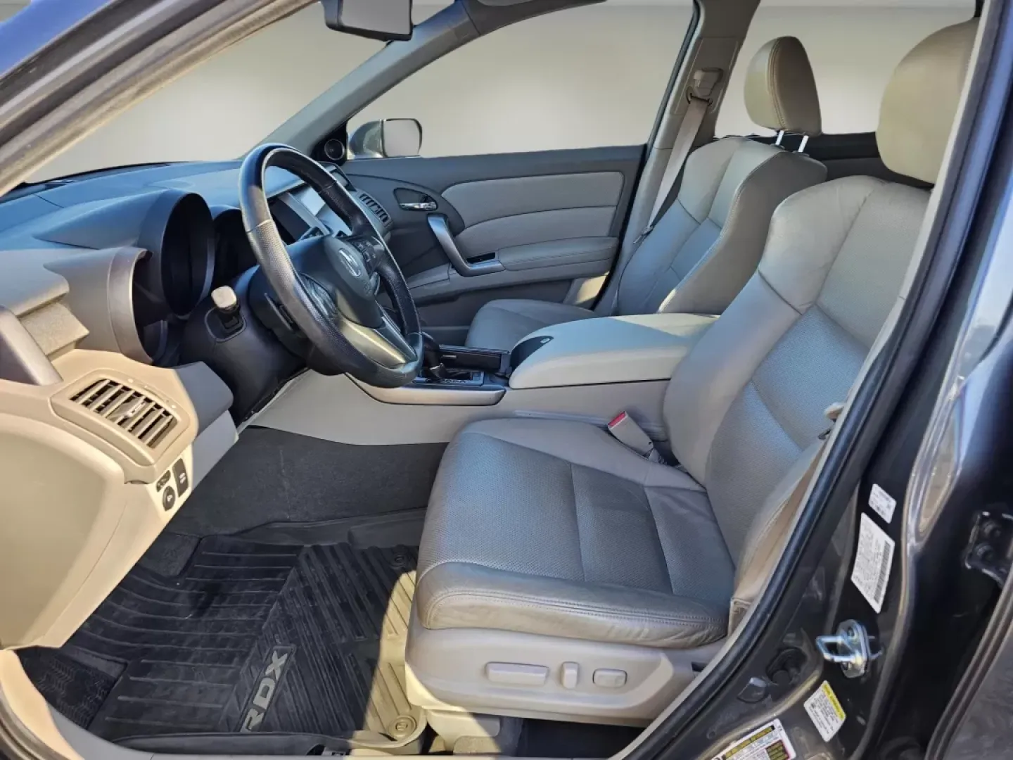 2011 Acura RDX (5J8TB2H23BA) with an Other engine, located at 3959 U.S. 80 W, Phenix City, AL, 36870, (334) 297-4885, 32.469296, -85.135185 - **Elevate Your Adventures with the 2011 Acura RDX at Gils Auto - Phenix City!**<br /> <br /> Are you ready to experience the perfect blend of style, comfort, and versatility? The 2011 Acura RDX is your ideal companion for weekend getaways, family outings, or daily commutes. With a sporty utility des - Photo#9