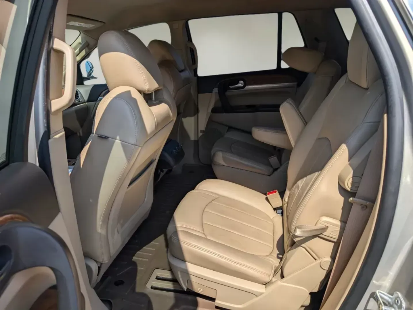 2011 /Cashmere With Cocoa Accents Buick Enclave CXL-1 (5GAKRBED8BJ) with an Gas V6 3.6L/217 engine, 6-Speed Automatic transmission, located at 7000 Northlake Connector, Columbus, GA, 31904, (706) 987-8085, 32.524975, -84.978134 - 2011 Buick Enclave CXL-1 - Photo#9