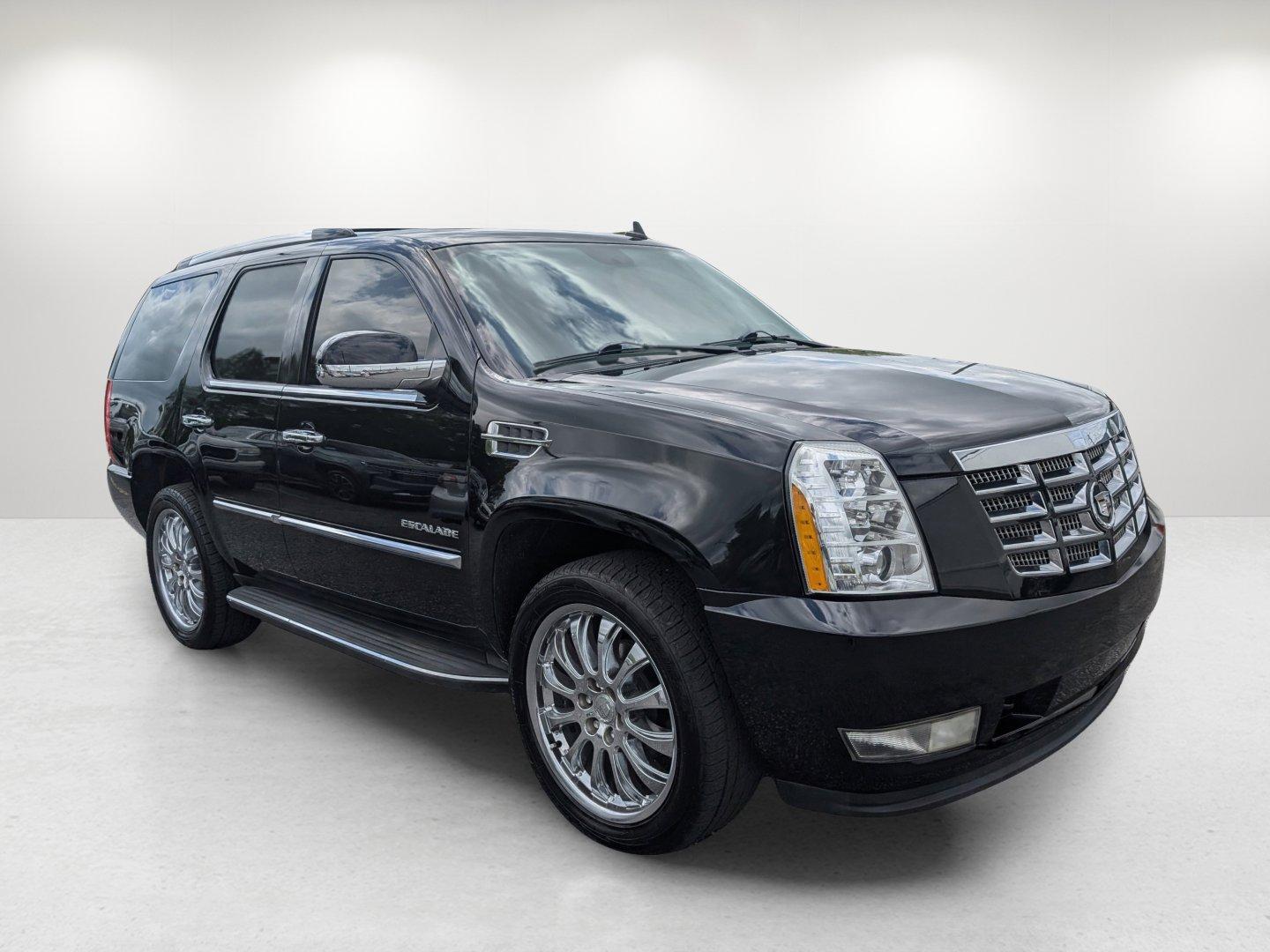 2011 /Ebony/Ebony Cadillac Escalade Base (1GYS3AEF7BR) with an Gas/Ethanol V8 6.2L/376 engine, 6-Speed Automatic transmission, located at 7000 Northlake Connector, Columbus, GA, 31904, (706) 987-8085, 32.524975, -84.978134 - 2011 Cadillac Escalade Base - Photo#2