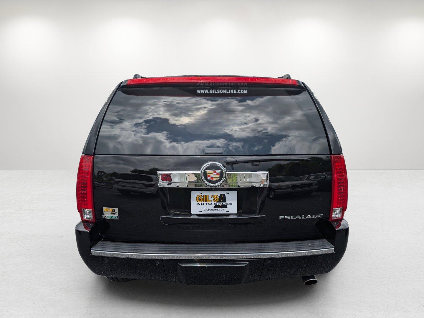 2011 /Ebony/Ebony Cadillac Escalade Base (1GYS3AEF7BR) with an Gas/Ethanol V8 6.2L/376 engine, 6-Speed Automatic transmission, located at 7000 Northlake Connector, Columbus, GA, 31904, (706) 987-8085, 32.524975, -84.978134 - 2011 Cadillac Escalade Base - Photo#5