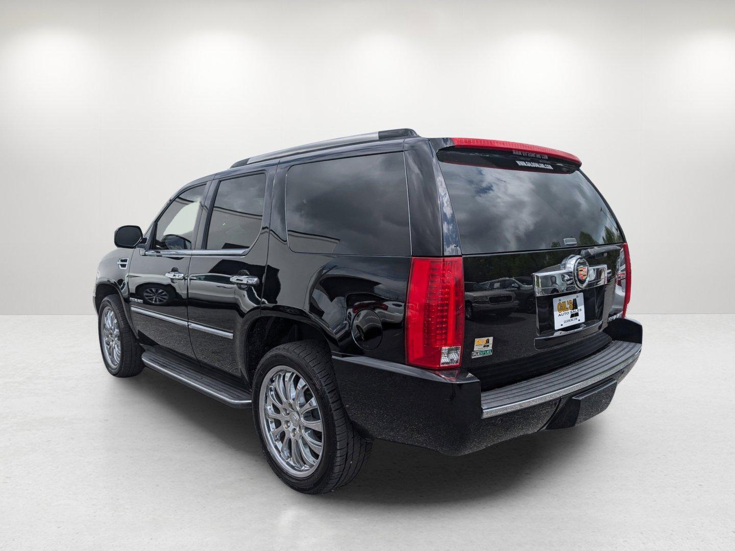 2011 /Ebony/Ebony Cadillac Escalade Base (1GYS3AEF7BR) with an Gas/Ethanol V8 6.2L/376 engine, 6-Speed Automatic transmission, located at 7000 Northlake Connector, Columbus, GA, 31904, (706) 987-8085, 32.524975, -84.978134 - 2011 Cadillac Escalade Base - Photo#6