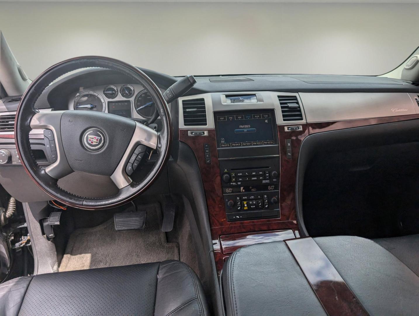 2011 /Ebony/Ebony Cadillac Escalade Base (1GYS3AEF7BR) with an Gas/Ethanol V8 6.2L/376 engine, 6-Speed Automatic transmission, located at 7000 Northlake Connector, Columbus, GA, 31904, (706) 987-8085, 32.524975, -84.978134 - 2011 Cadillac Escalade Base - Photo#12