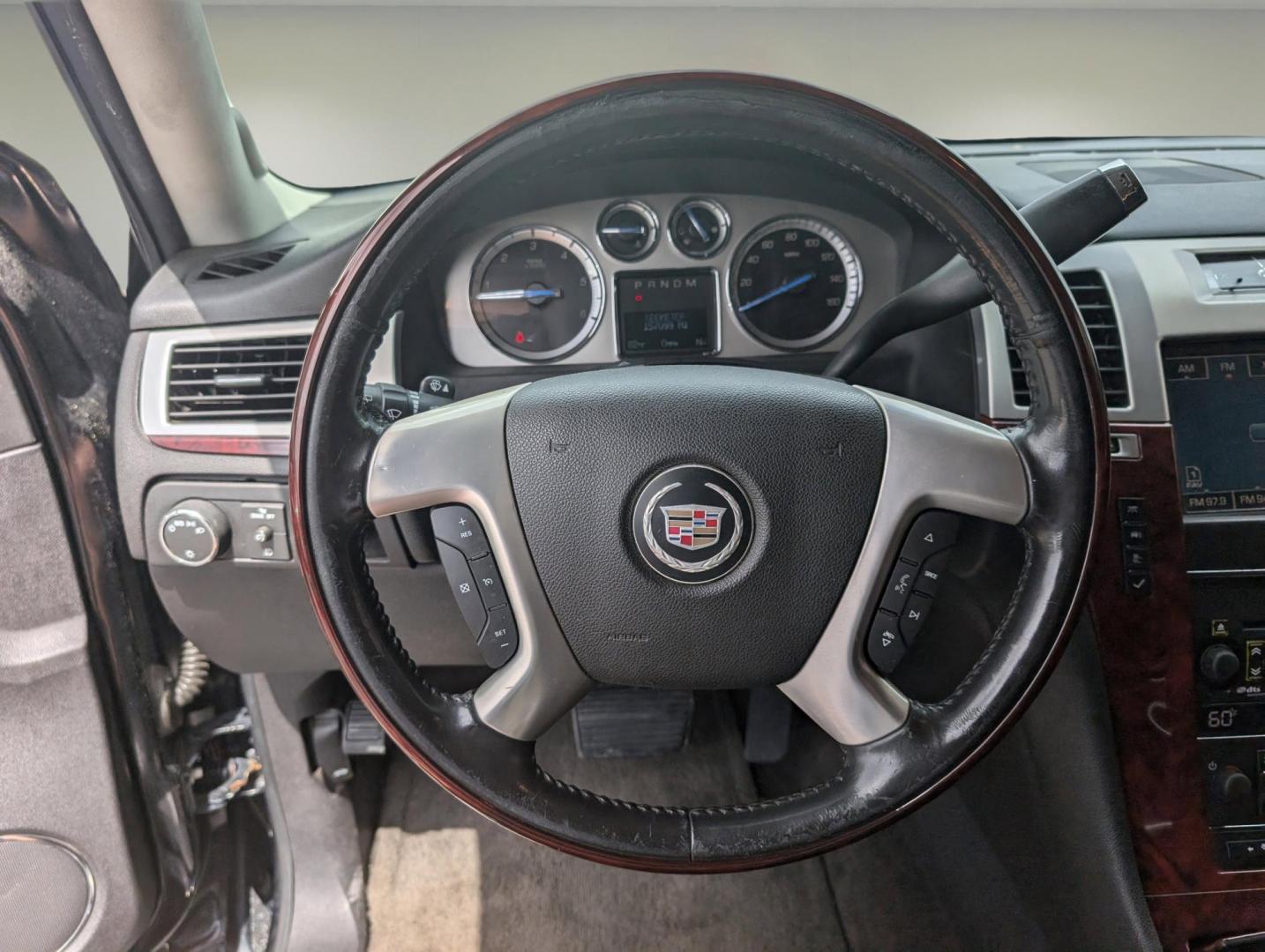 2011 /Ebony/Ebony Cadillac Escalade Base (1GYS3AEF7BR) with an Gas/Ethanol V8 6.2L/376 engine, 6-Speed Automatic transmission, located at 7000 Northlake Connector, Columbus, GA, 31904, (706) 987-8085, 32.524975, -84.978134 - 2011 Cadillac Escalade Base - Photo#15