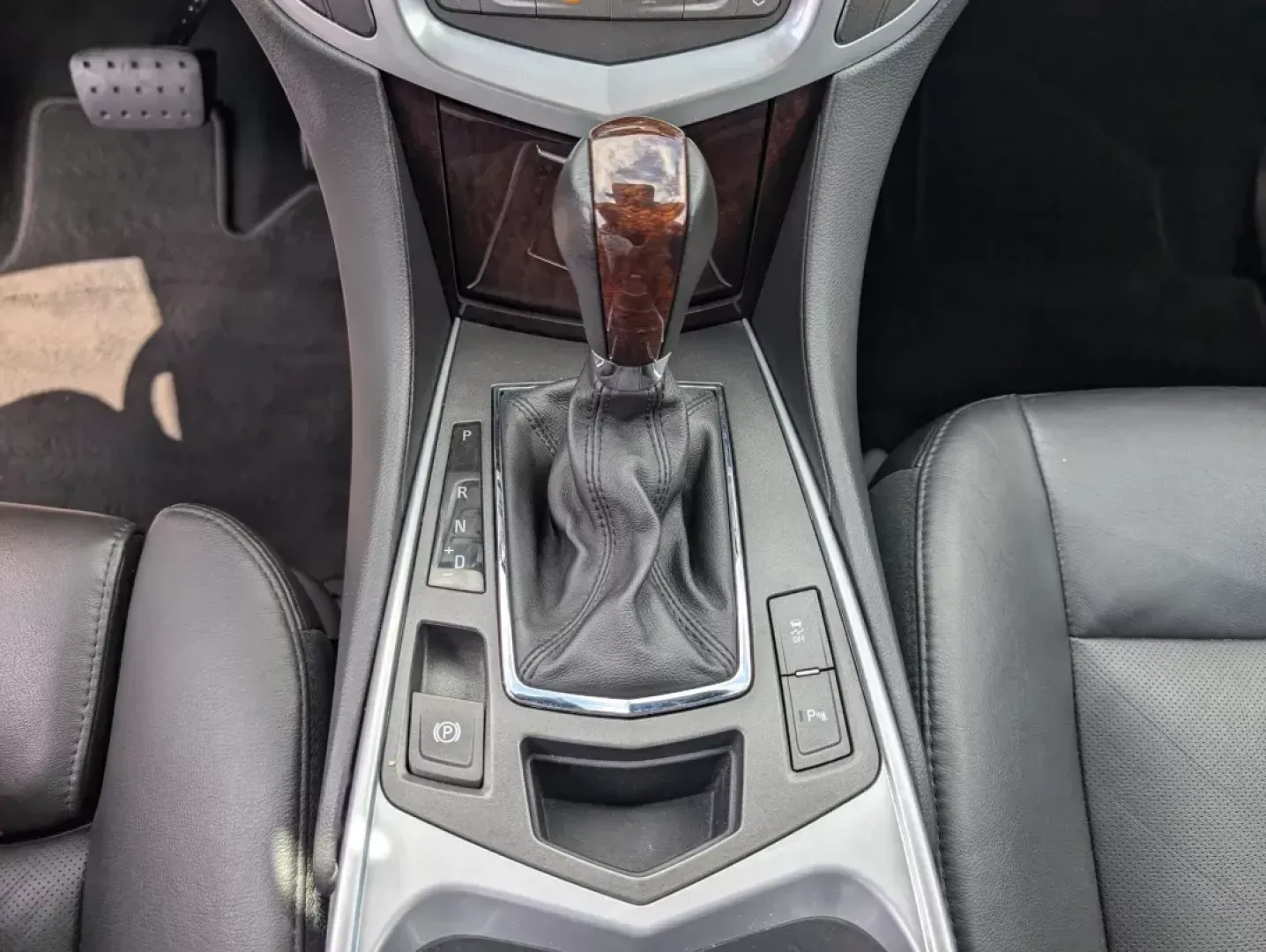 2011 /Ebony w/Titanium accents Cadillac SRX Luxury Collection (3GYFNAEY7BS) with an Gas V6 3.0L/183 engine, 6-Speed Automatic w/OD transmission, located at 3959 U.S. 80 W, Phenix City, AL, 36870, (334) 297-4885, 32.469296, -85.135185 - 2011 Cadillac SRX Luxury Collection - Photo#15