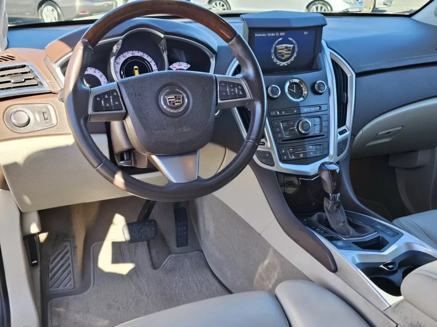 2011 /Shale w/Brownstone accents Cadillac SRX Luxury Collection (3GYFNAEY7BS) with an Other engine, located at 3959 U.S. 80 W, Phenix City, AL, 36870, (334) 297-4885, 32.469296, -85.135185 - Discover your next adventure with the luxurious 2011 Cadillac SRX, perfect for growing families or individuals who crave both comfort and style in their daily commute. Whether you're heading out for a weekend getaway or simply navigating through the bustling streets of Phenix City, AL, this SUV is d - Photo#15