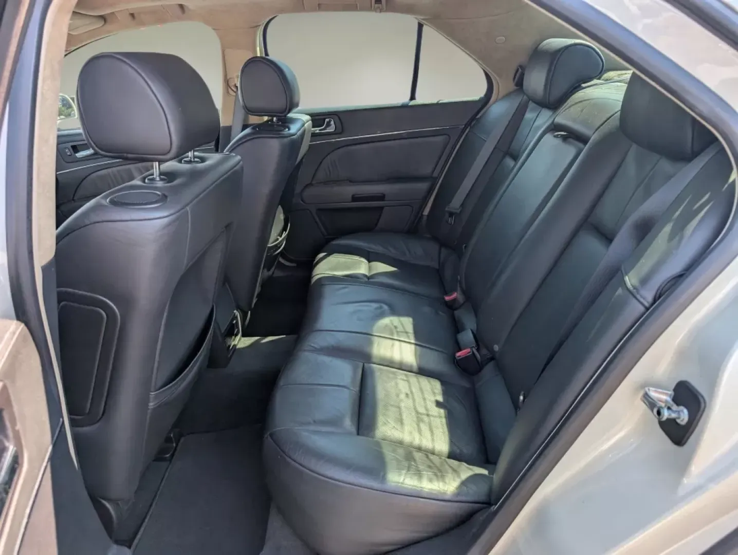 2011 /Ebony Cadillac STS RWD w/1SC (1G6DX6ED6B0) with an Other engine, located at 3959 U.S. 80 W, Phenix City, AL, 36870, (334) 297-4885, 32.469296, -85.135185 - Experience luxury and performance with our stunning 2011 Cadillac STS, available now at Gils Auto in Phenix City, AL. Nestled conveniently at 3959 U.S. 80 W, Phenix City, AL 36870, our Buy Here Pay Here dealership is designed to provide guaranteed approval for all customers, making it easier than ev - Photo#10