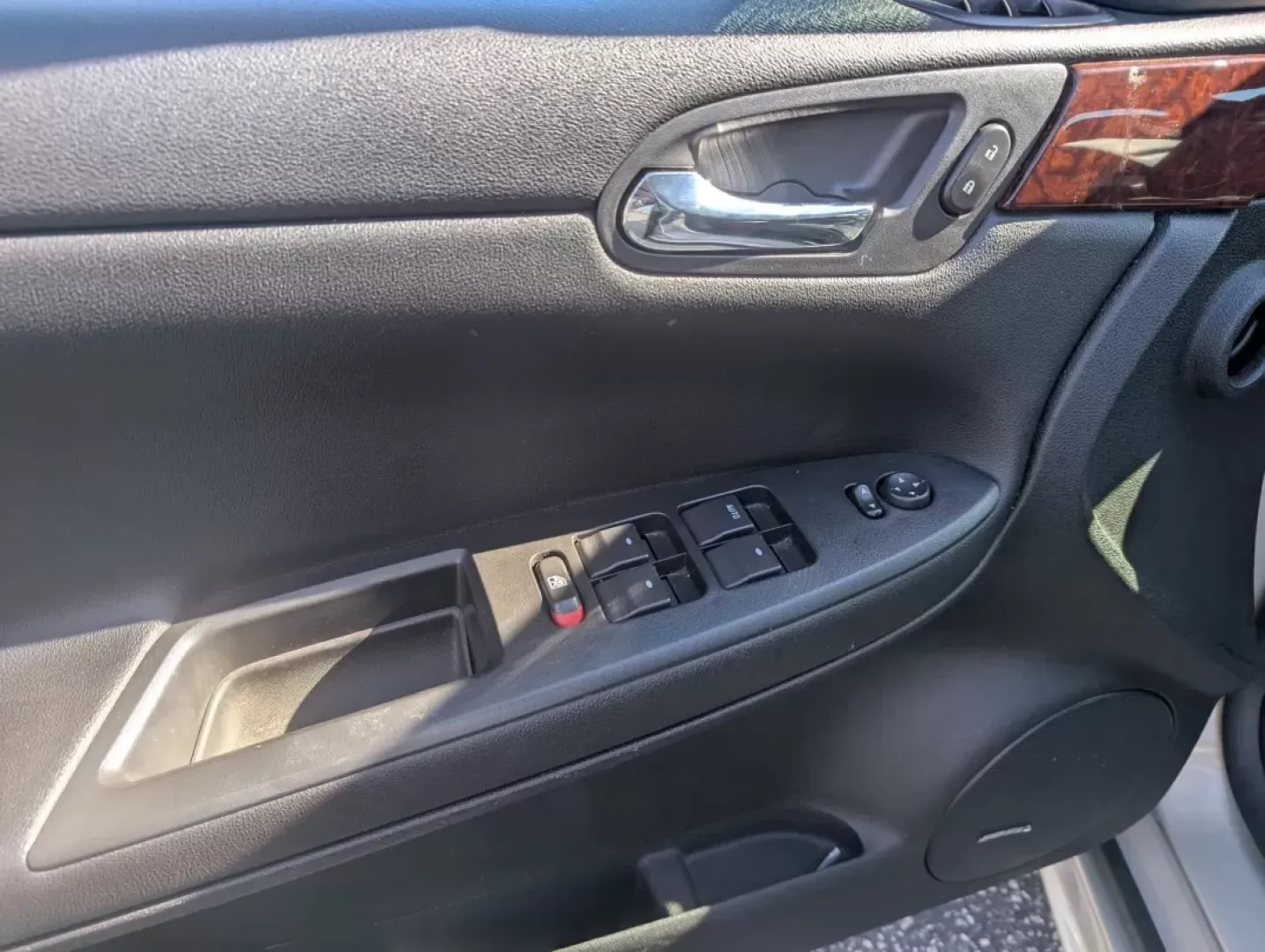 2011 /Ebony Chevrolet Impala LTZ (2G1WC5EM4B1) with an Other engine, located at 3959 U.S. 80 W, Phenix City, AL, 36870, (334) 297-4885, 32.469296, -85.135185 - **Unleash Your Freedom with the 2011 Chevrolet Impala LTZ! Perfect for Family Road Trips or Daily Commutes!**<br /> <br /> Are you in the market for a reliable, spacious, and stylish sedan that can accommodate your growing family's needs or make those lengthy commutes a breeze? Look no further than - Photo#8