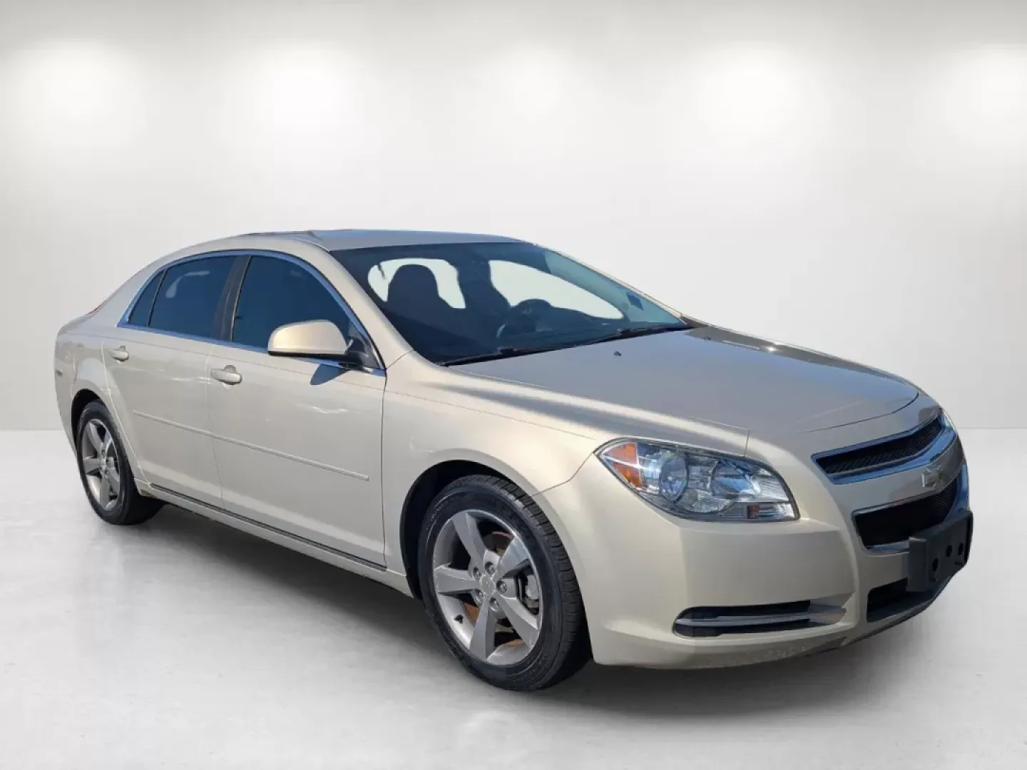 2011 /Ebony Chevrolet Malibu LT w/1LT (1G1ZC5E16BF) with an Other engine, located at 3959 U.S. 80 W, Phenix City, AL, 36870, (334) 297-4885, 32.469296, -85.135185 - Are you on the hunt for a reliable vehicle that fits seamlessly into your daily routine? Look no further than this 2011 Chevrolet Malibu LT, a perfect choice for those commuting to work or shuttling the kids to school. With its impressive fuel efficiency and comfortable interior, this sedan is not j - Photo#3