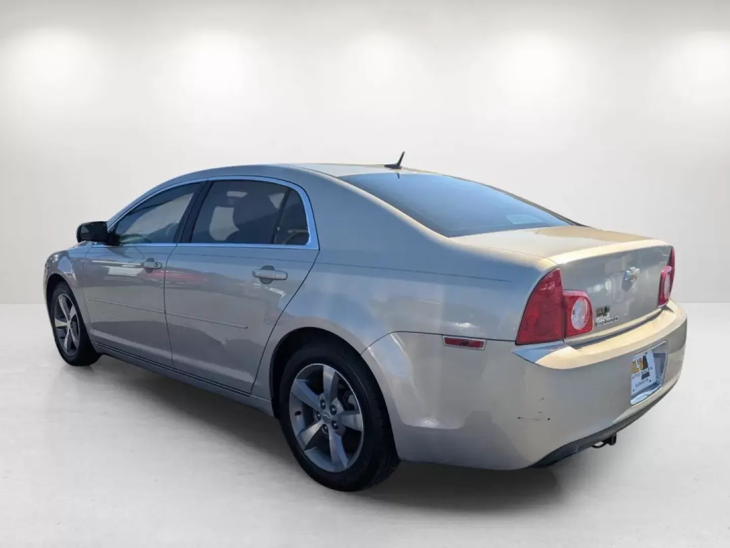 2011 /Ebony Chevrolet Malibu LT w/1LT (1G1ZC5E16BF) with an Other engine, located at 3959 U.S. 80 W, Phenix City, AL, 36870, (334) 297-4885, 32.469296, -85.135185 - Are you on the hunt for a reliable vehicle that fits seamlessly into your daily routine? Look no further than this 2011 Chevrolet Malibu LT, a perfect choice for those commuting to work or shuttling the kids to school. With its impressive fuel efficiency and comfortable interior, this sedan is not j - Photo#7