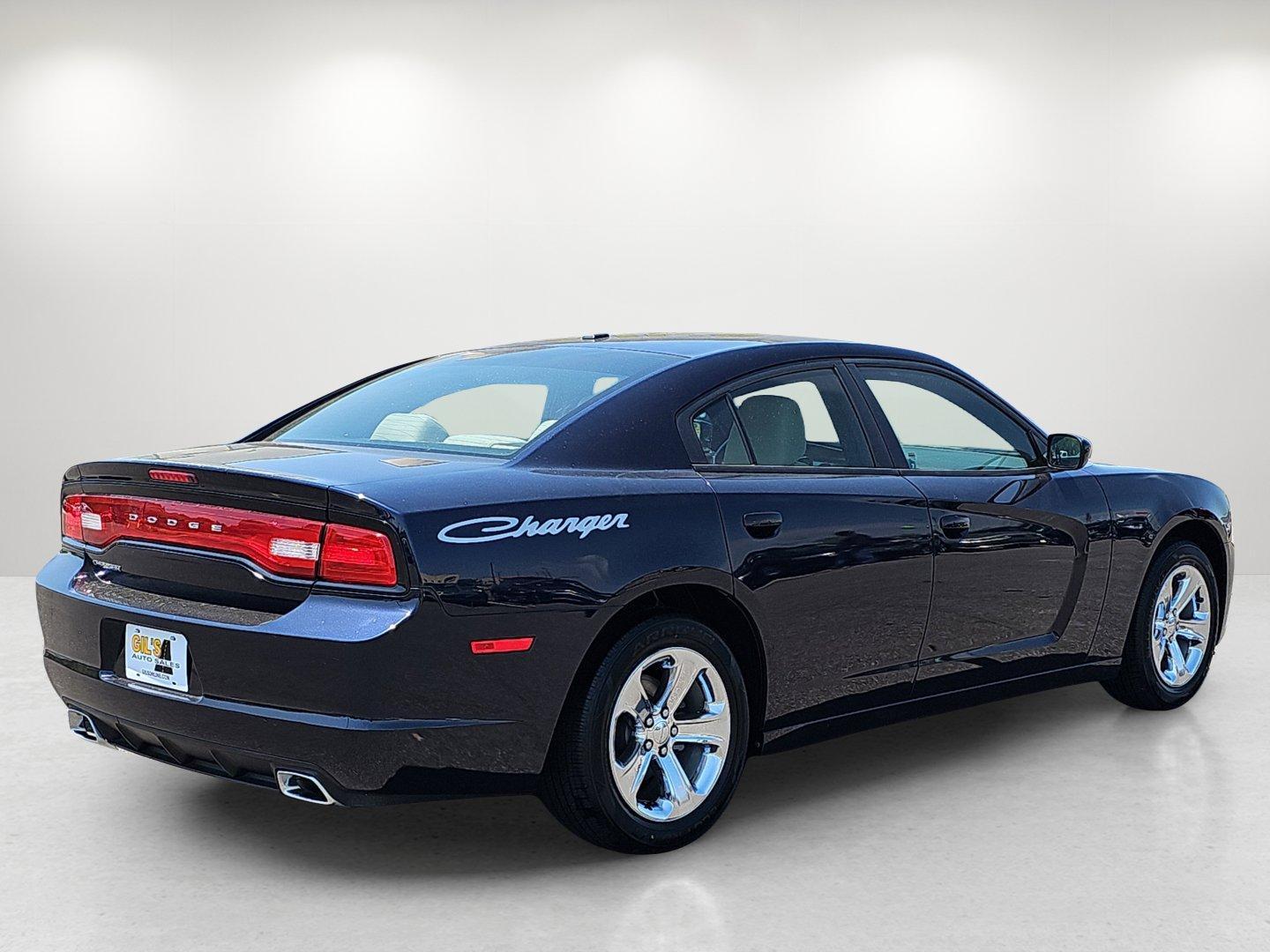 2011 /Black/Light Frost Beige Interior Dodge Charger SE (2B3CL3CG4BH) with an Gas V6 3.6L/220 engine, 5-Speed Automatic transmission, located at 521 Old Farm Lane Rd, Prattville, AL, 36066, (334) 325-1505, 32.482460, -86.416367 - 2011 Dodge Charger SE - Photo#5